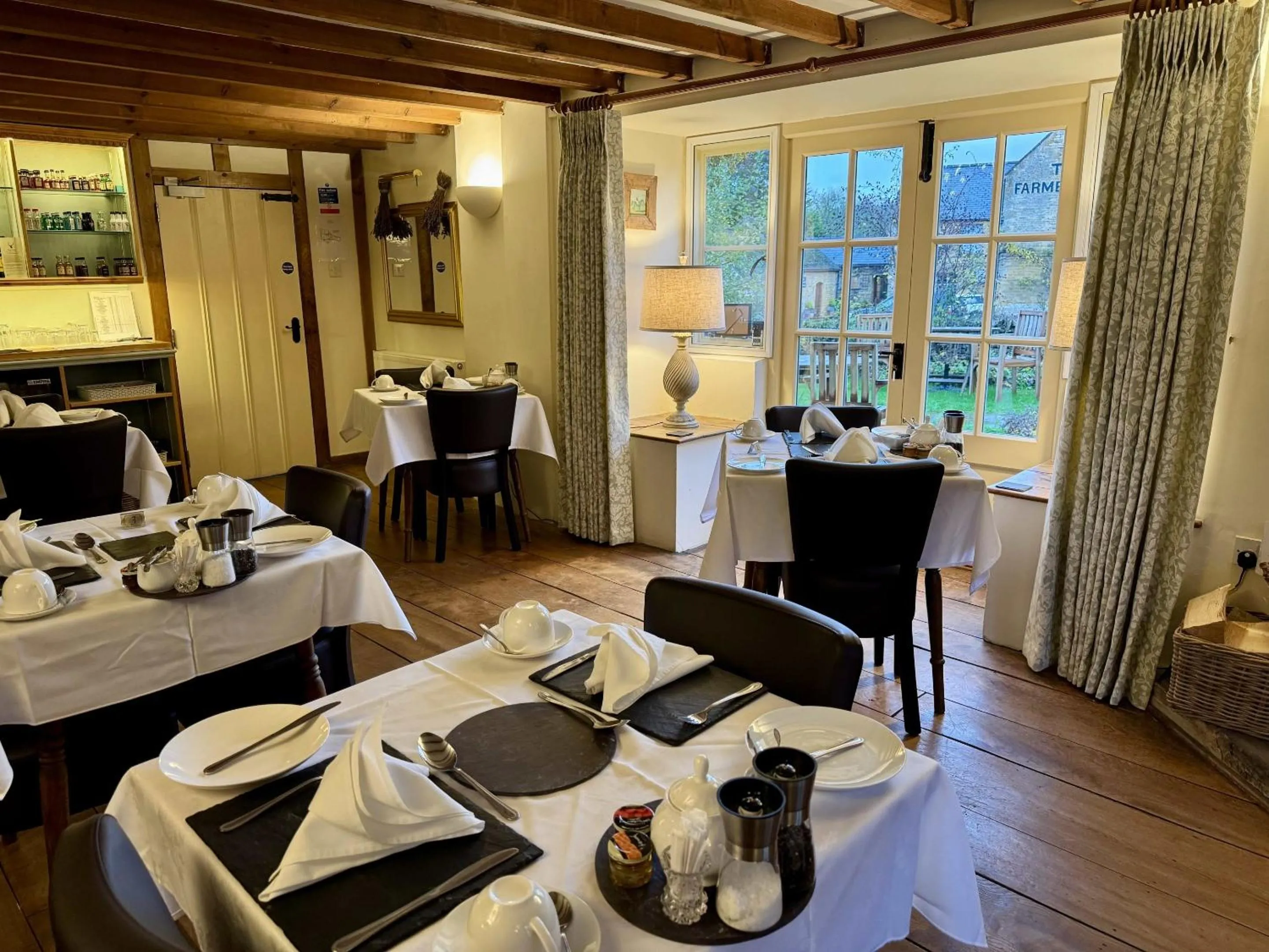 Dining area in Guiting Guest House