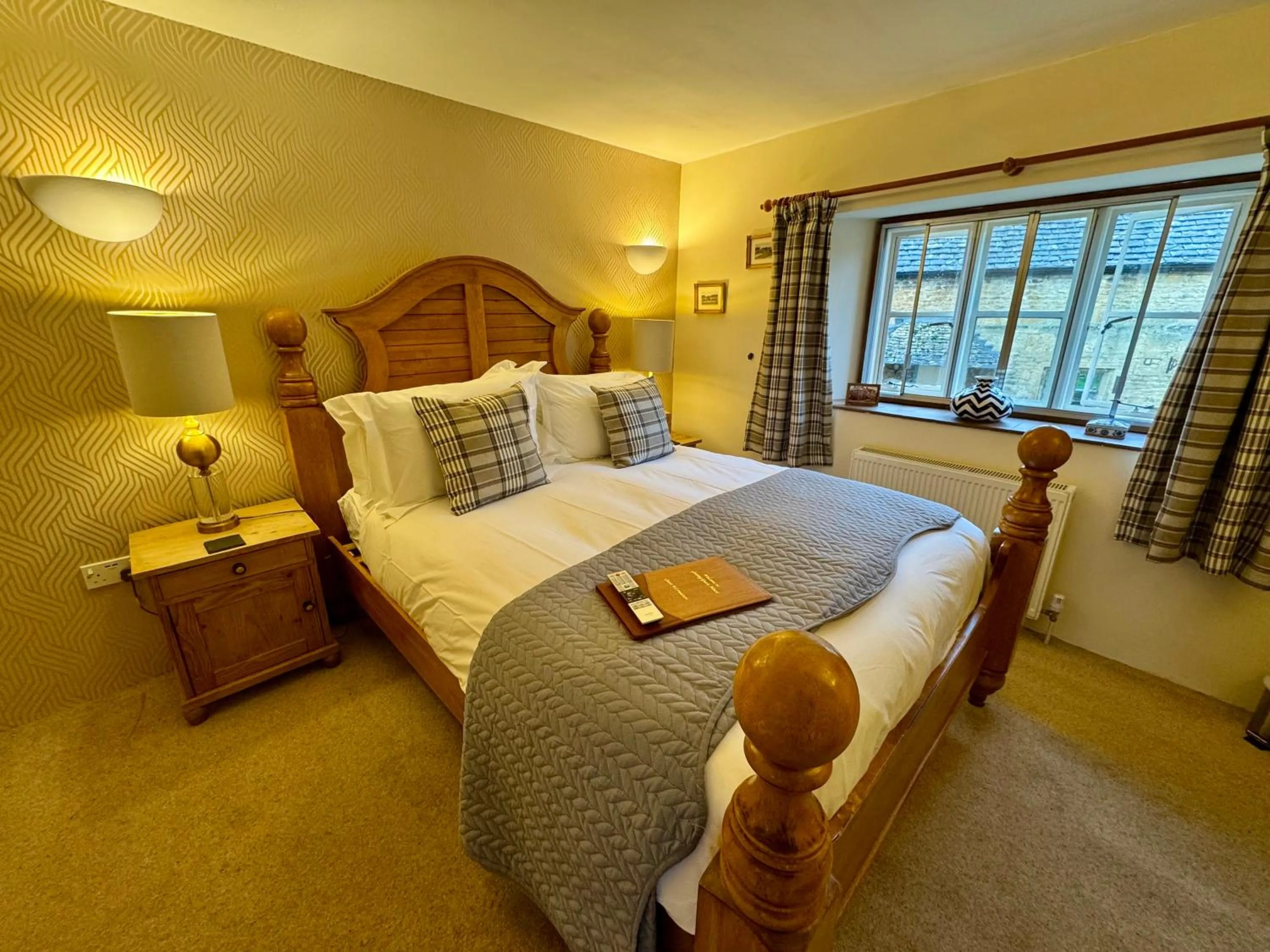 Bedroom, Bed in Guiting Guest House