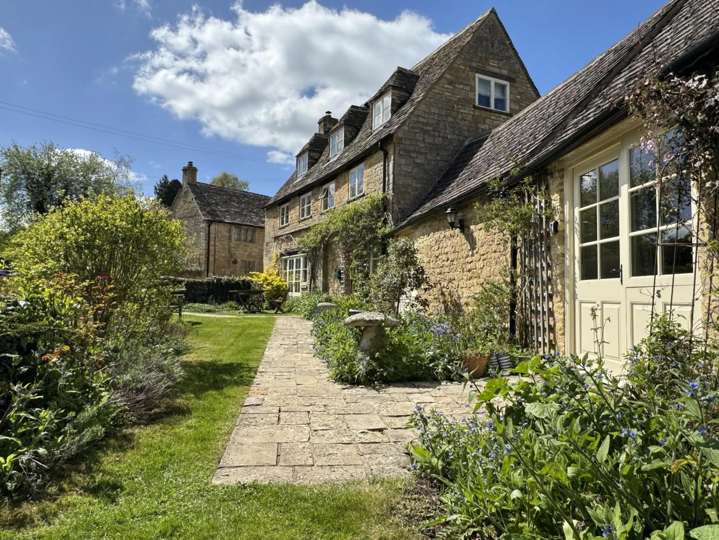 Property building in Guiting Guest House