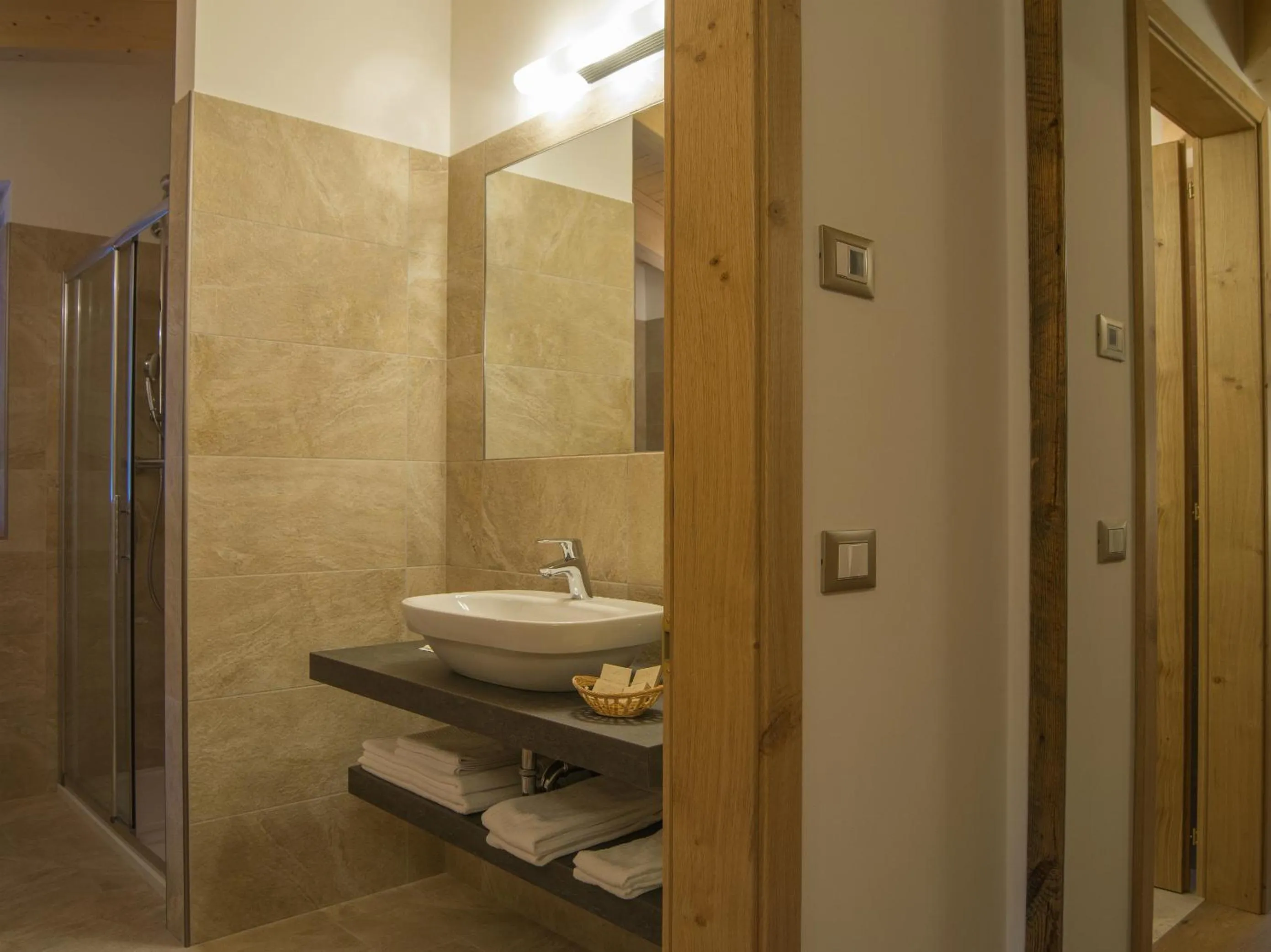 Bathroom in Hotel Garnì Caminetto