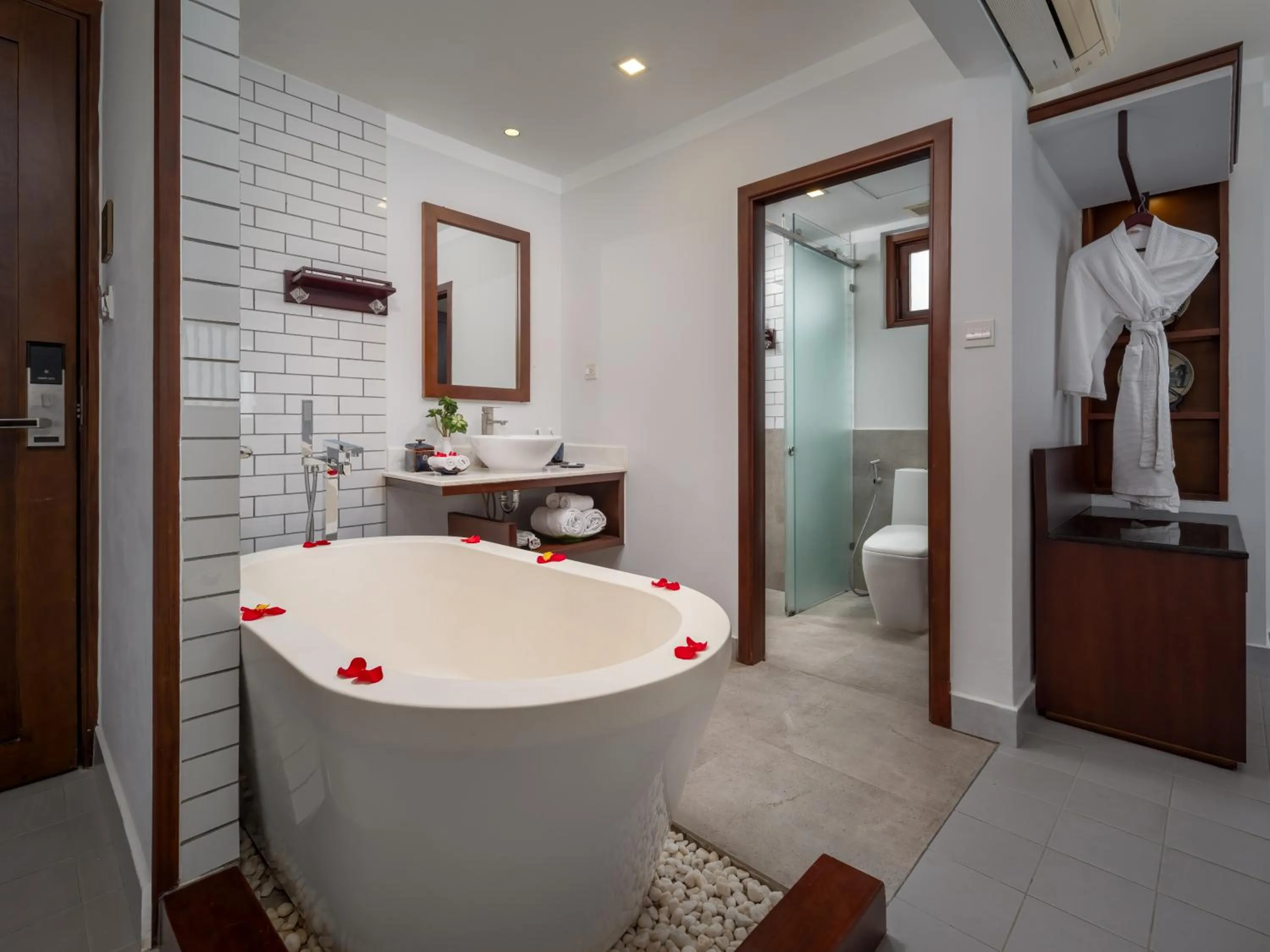 Shower in Hoi An Odyssey Hotel & Spa