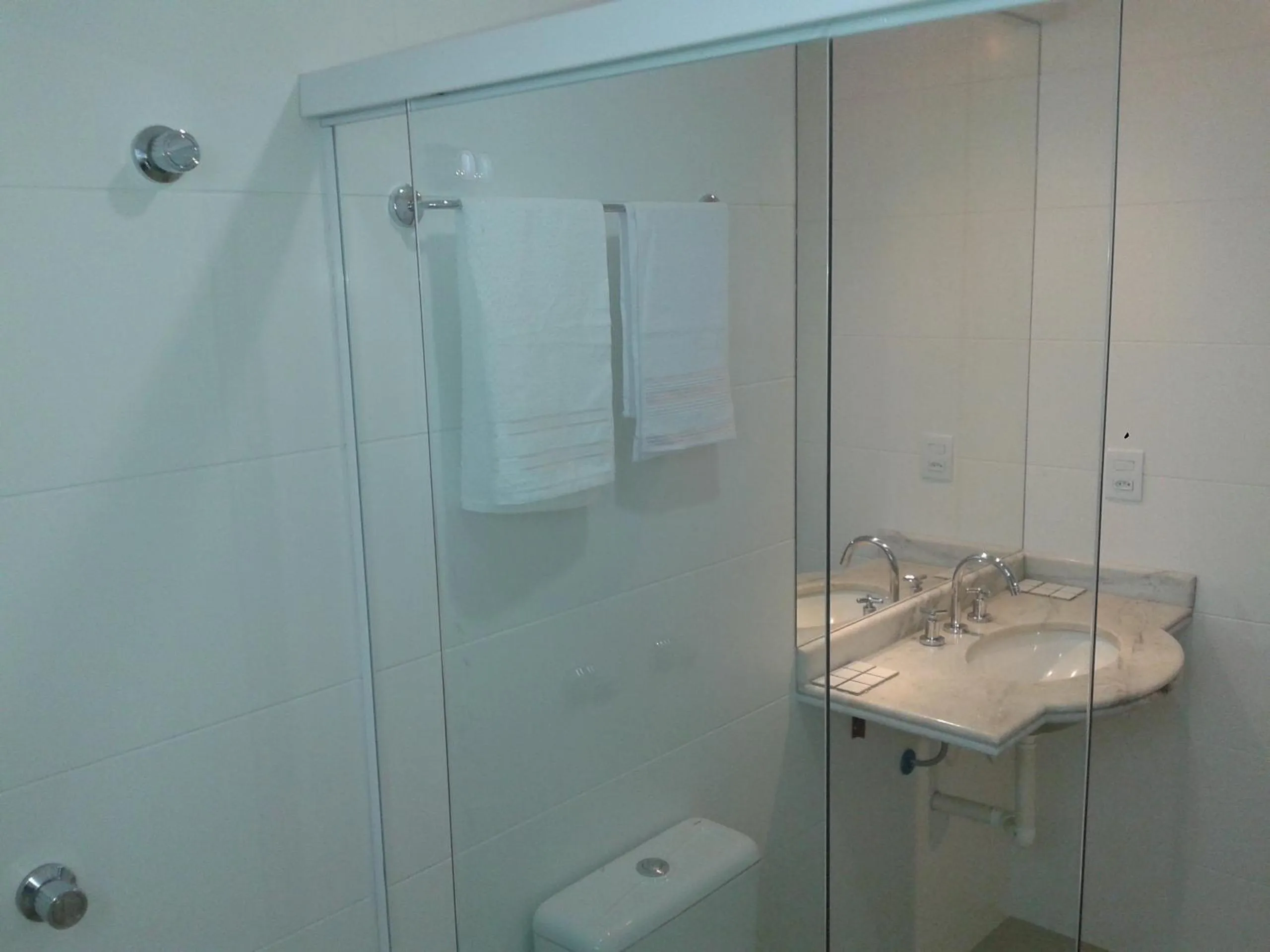 Bathroom in Apartamento no 20 piso com 90m2 e linda vista