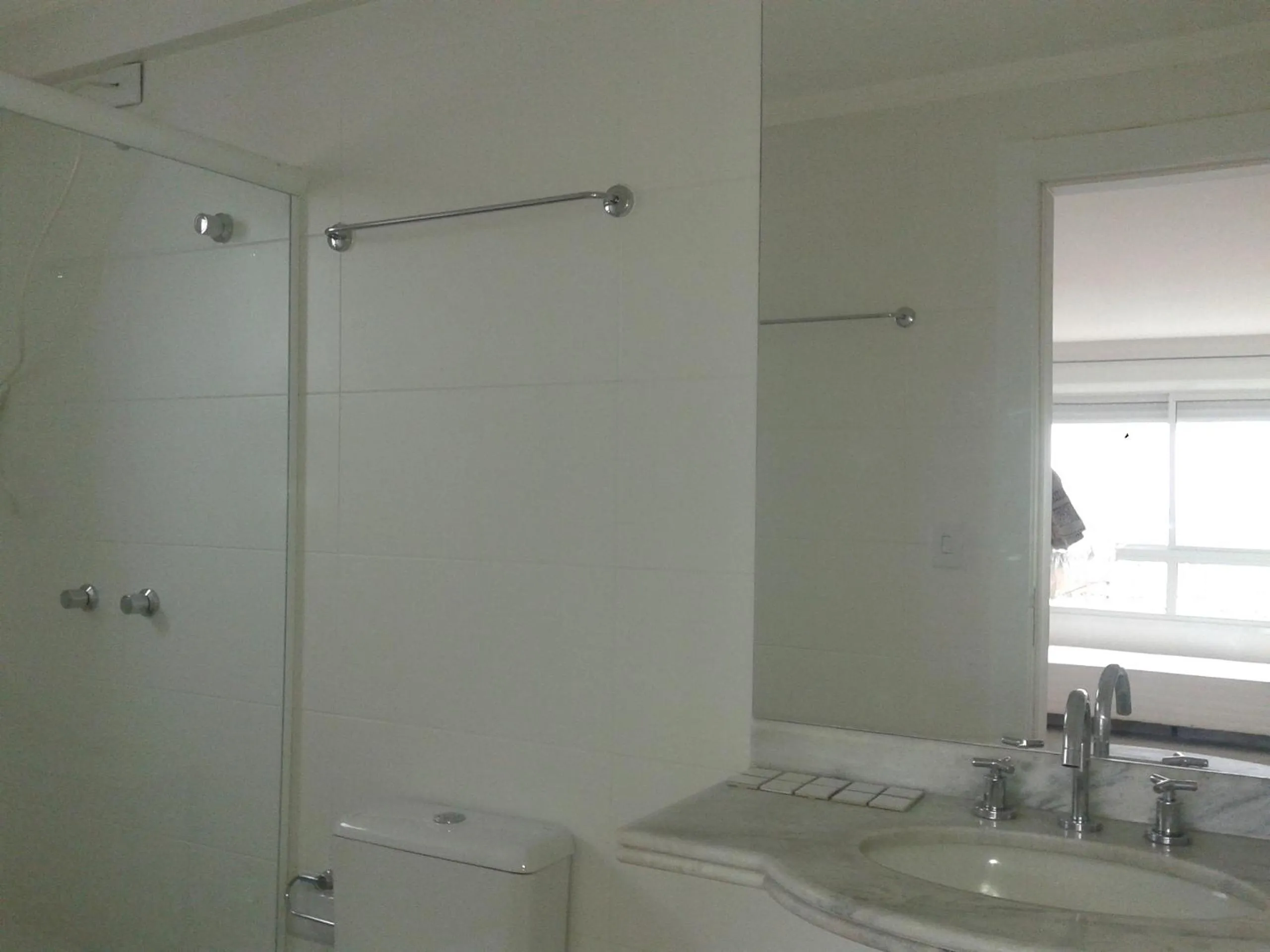 Bathroom in Apartamento no 20 piso com 90m2 e linda vista