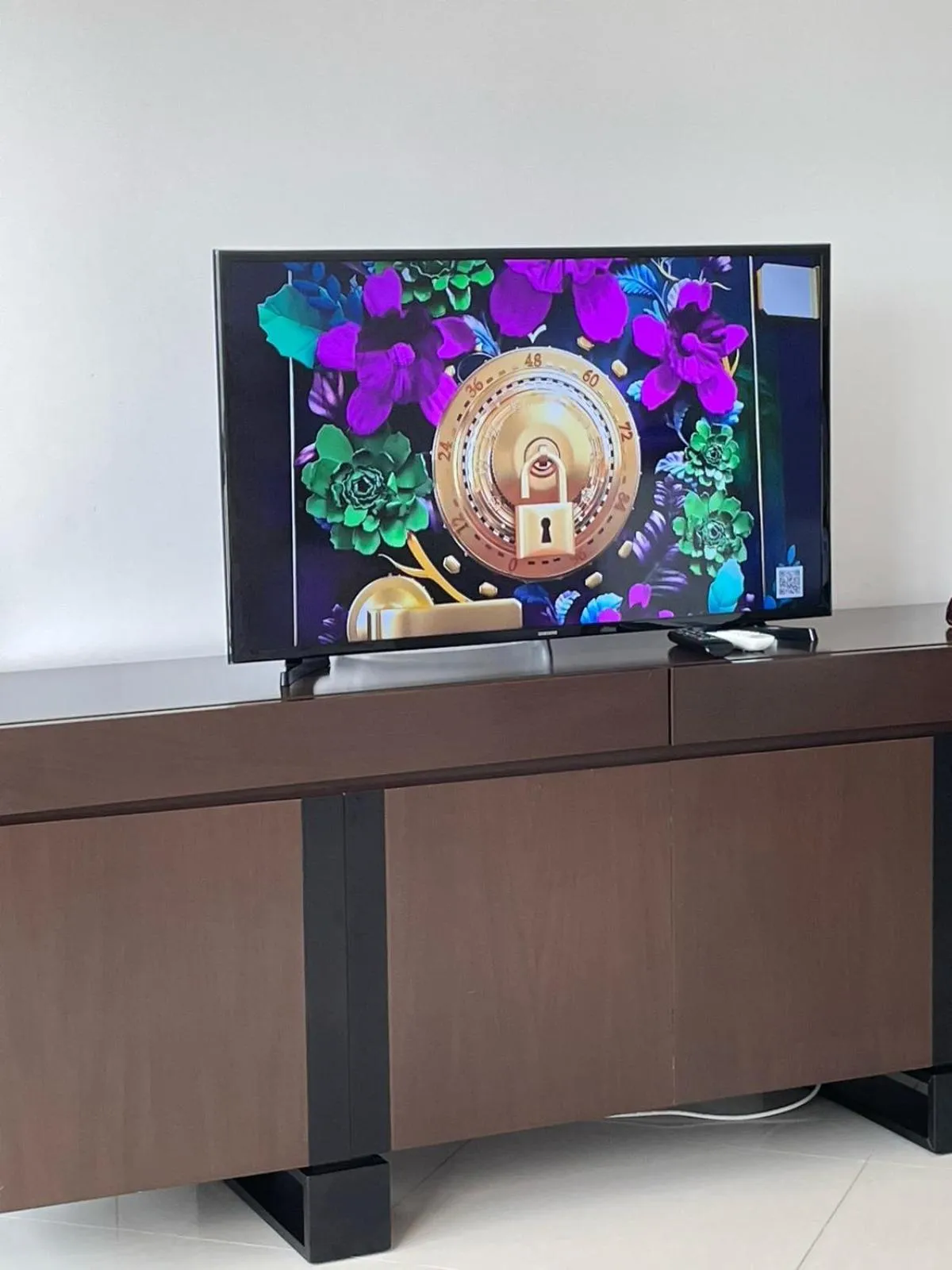 TV and multimedia in Apartamento no 20 piso com 90m2 e linda vista