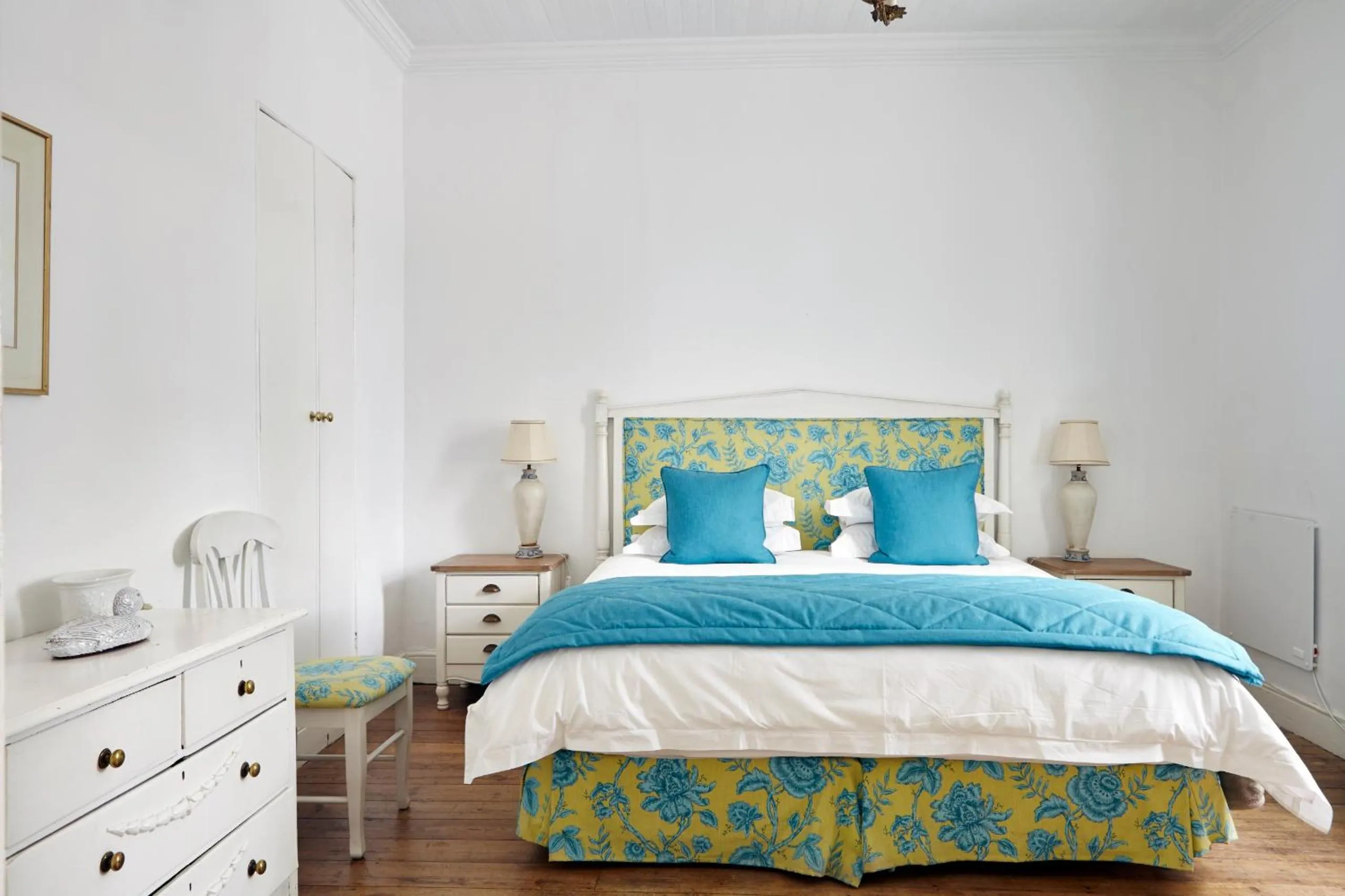 Bedroom, Bed in Lord Milner Hotel