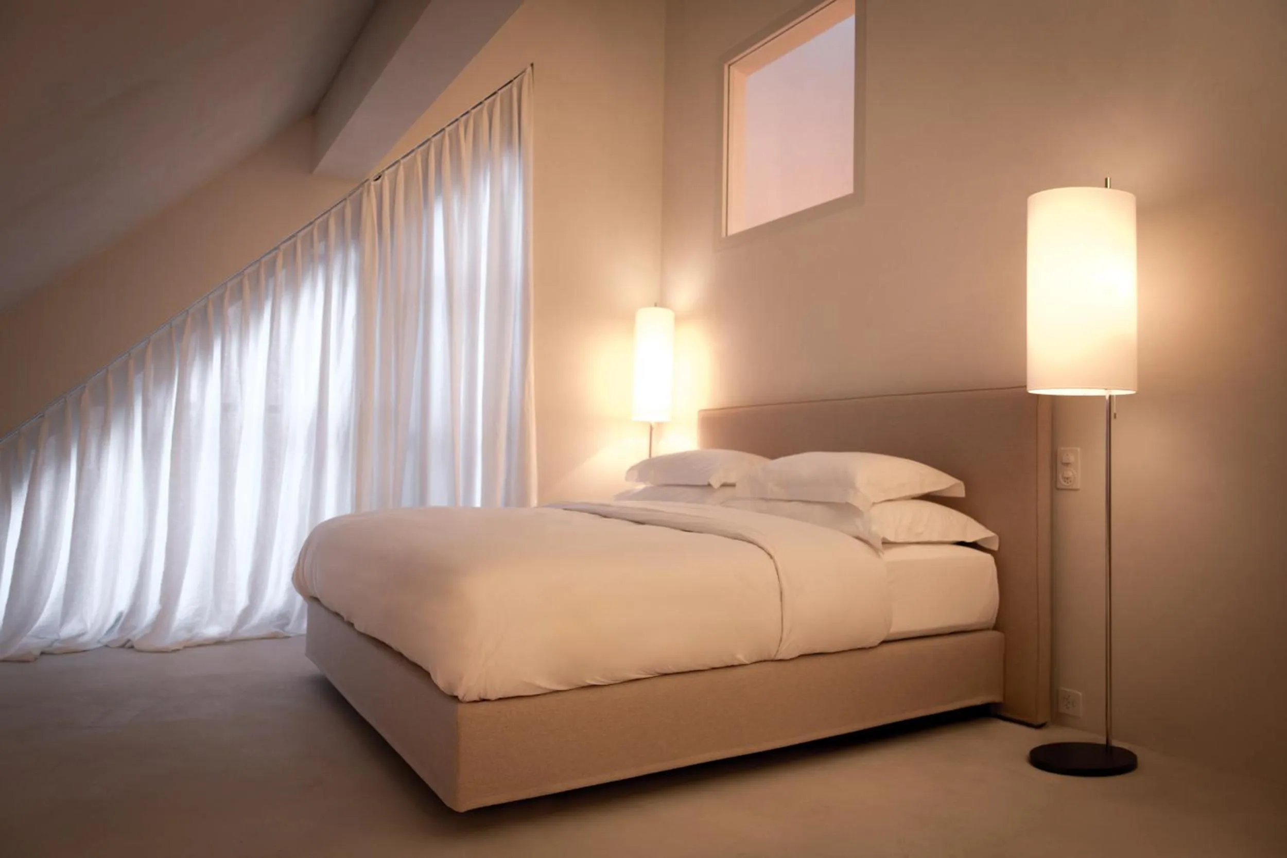 Bed in Hotel Krone Regensberg