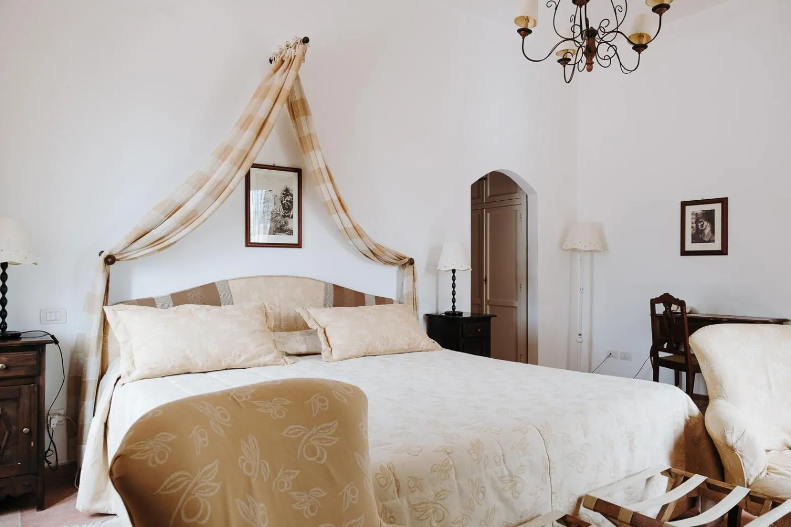 Photo of the whole room, Bed in Golf Club Metaponto