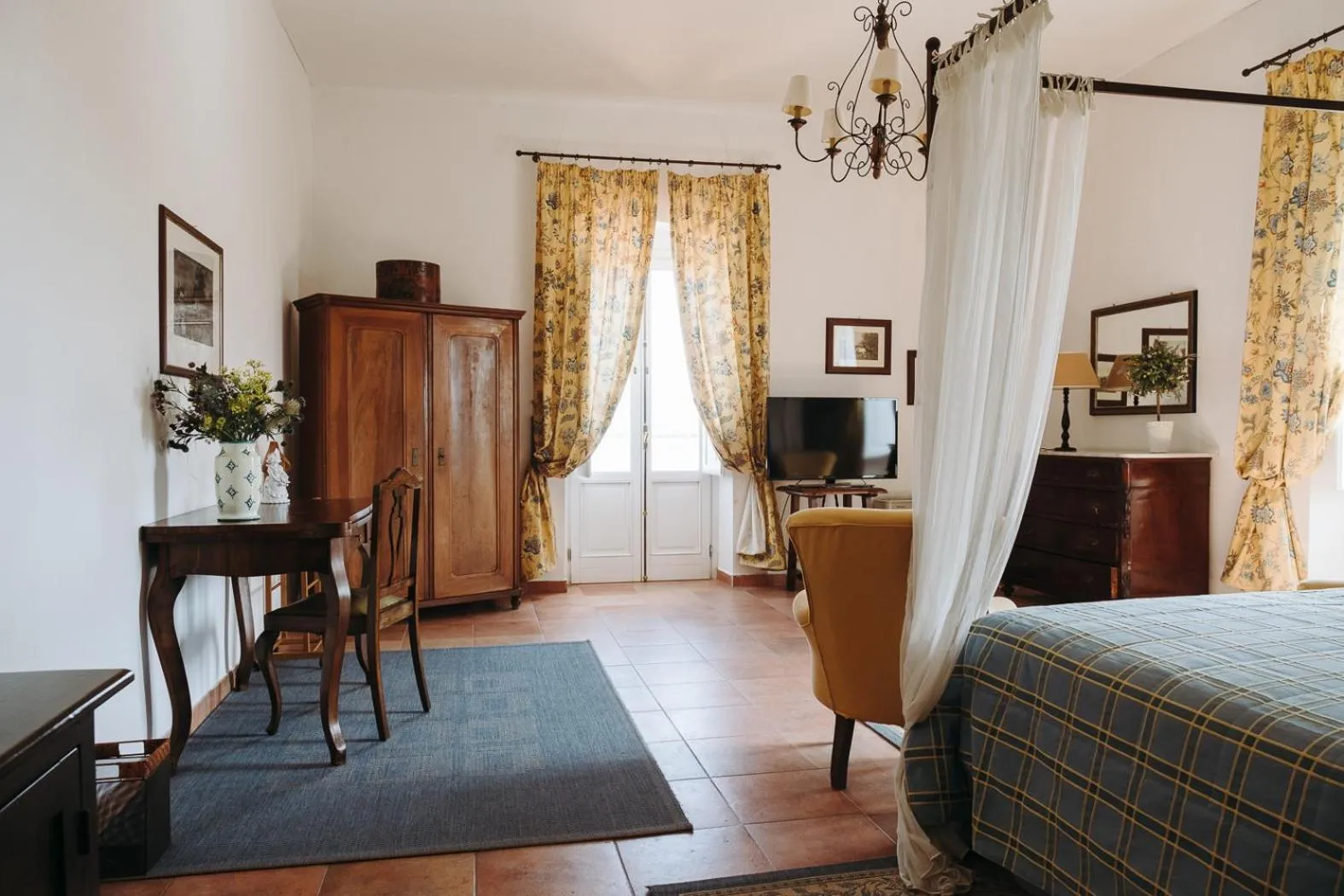 Photo of the whole room, Bed in Golf Club Metaponto