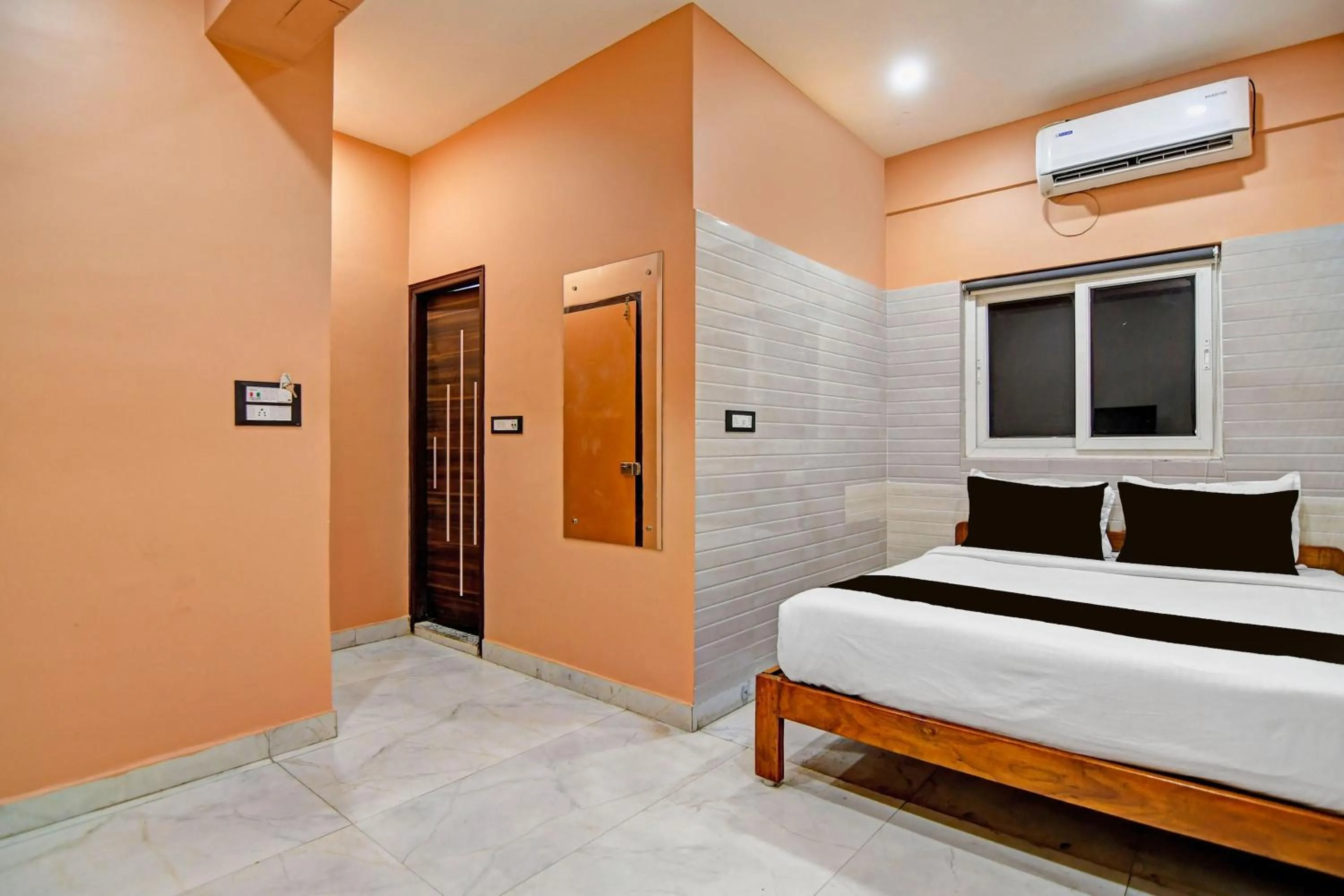 Bedroom, Bed in Super Collection O Metropolis Mall Kolkata Formerly Ax Inn