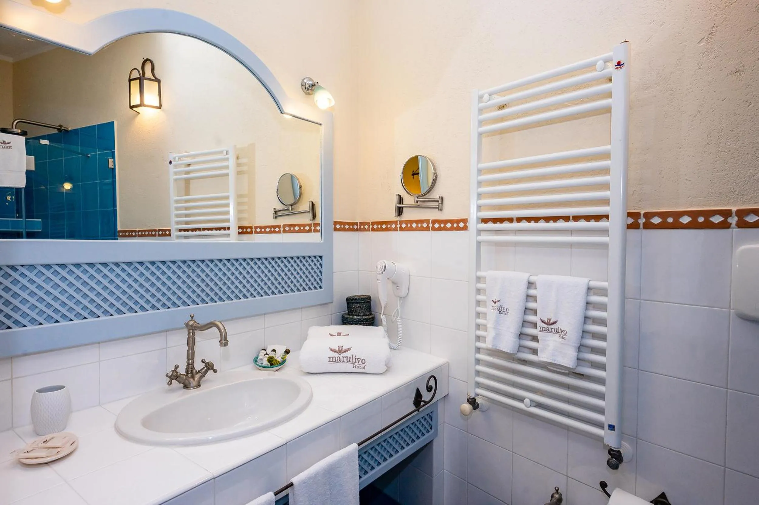 Bathroom in Marulivo Hotel