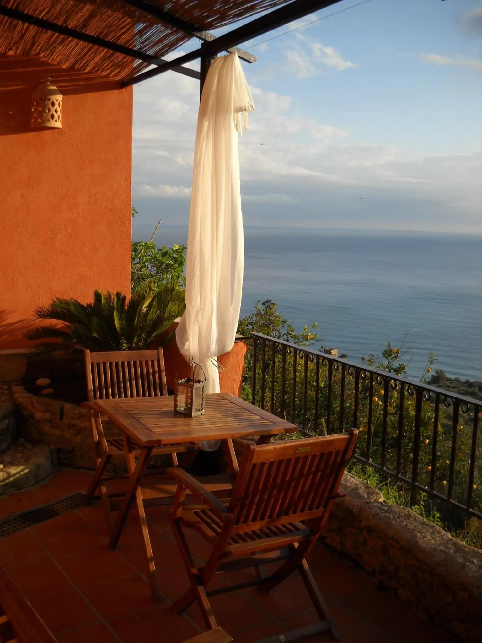 Balcony/Terrace in Marulivo Hotel