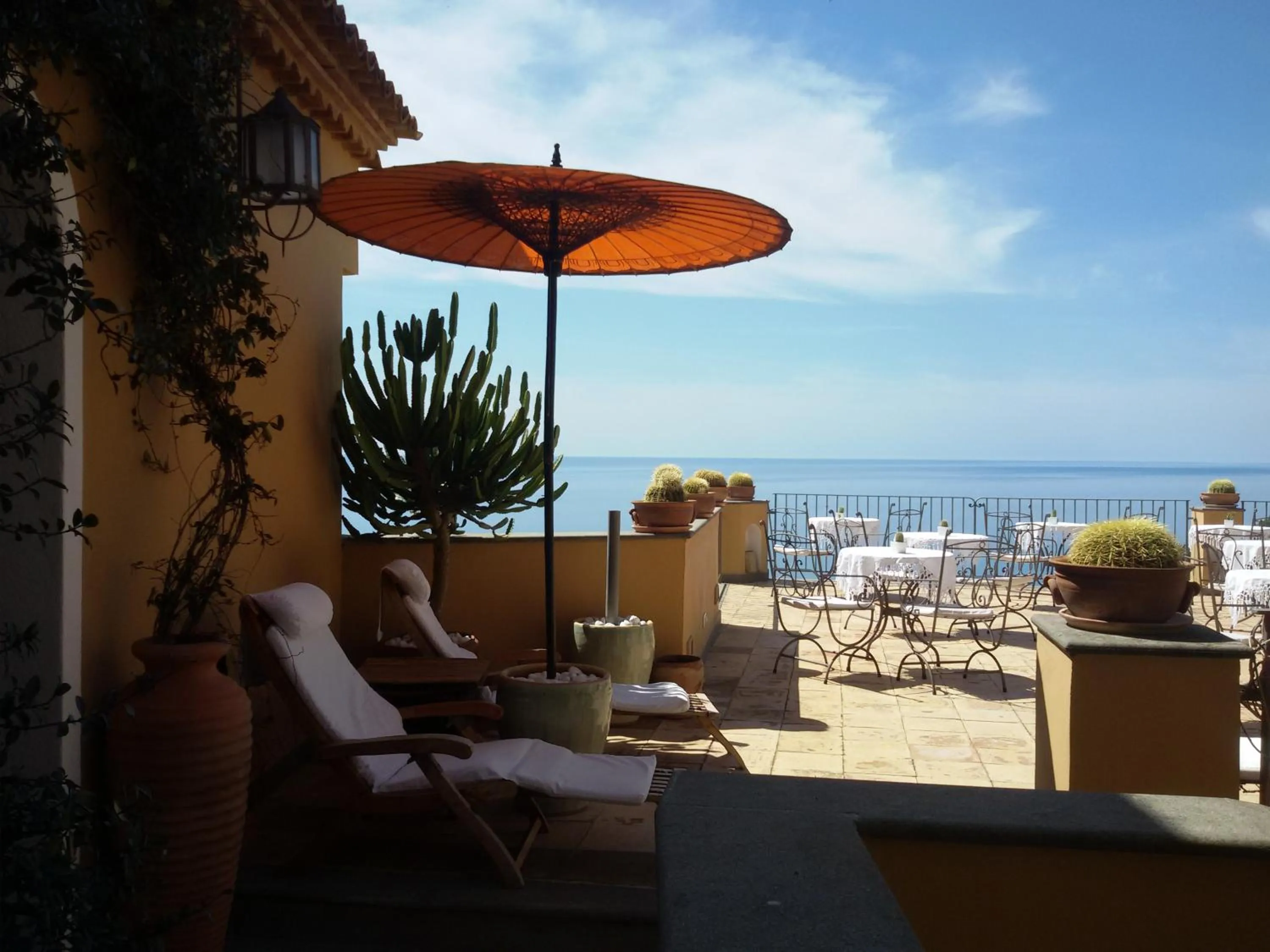 Balcony/Terrace in Marulivo Hotel