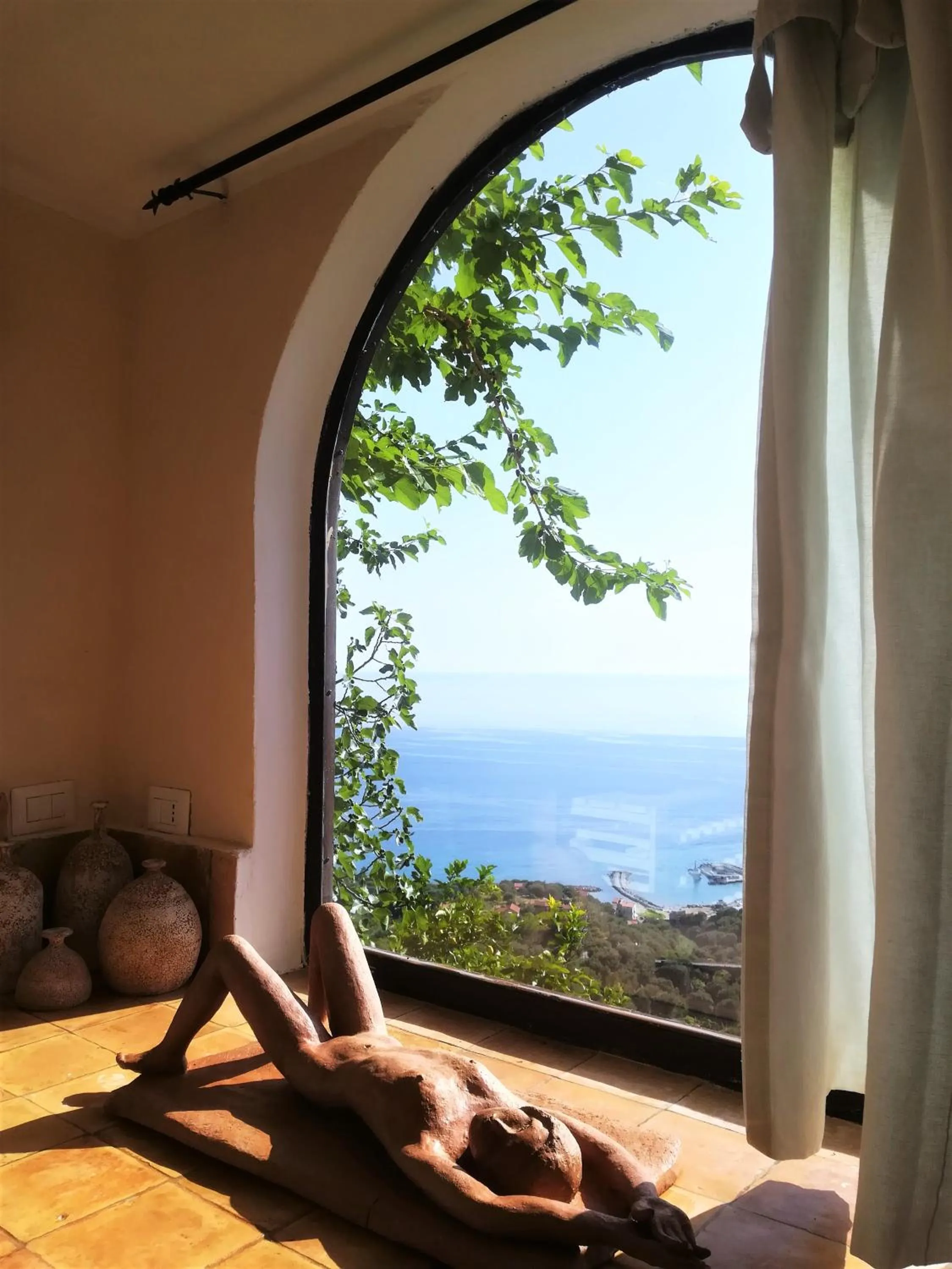 Kitchen or kitchenette in Marulivo Hotel