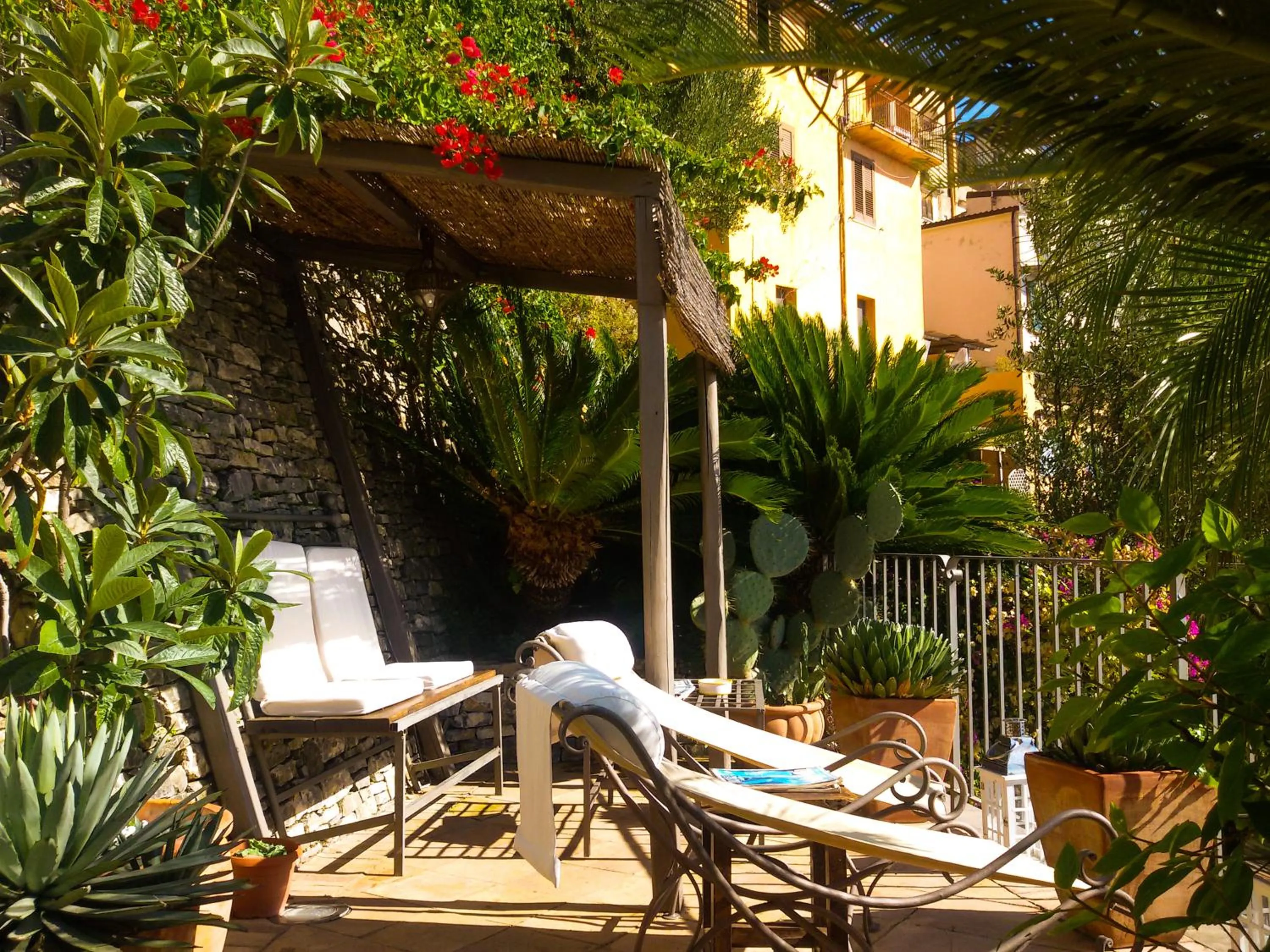 Solarium in Marulivo Hotel