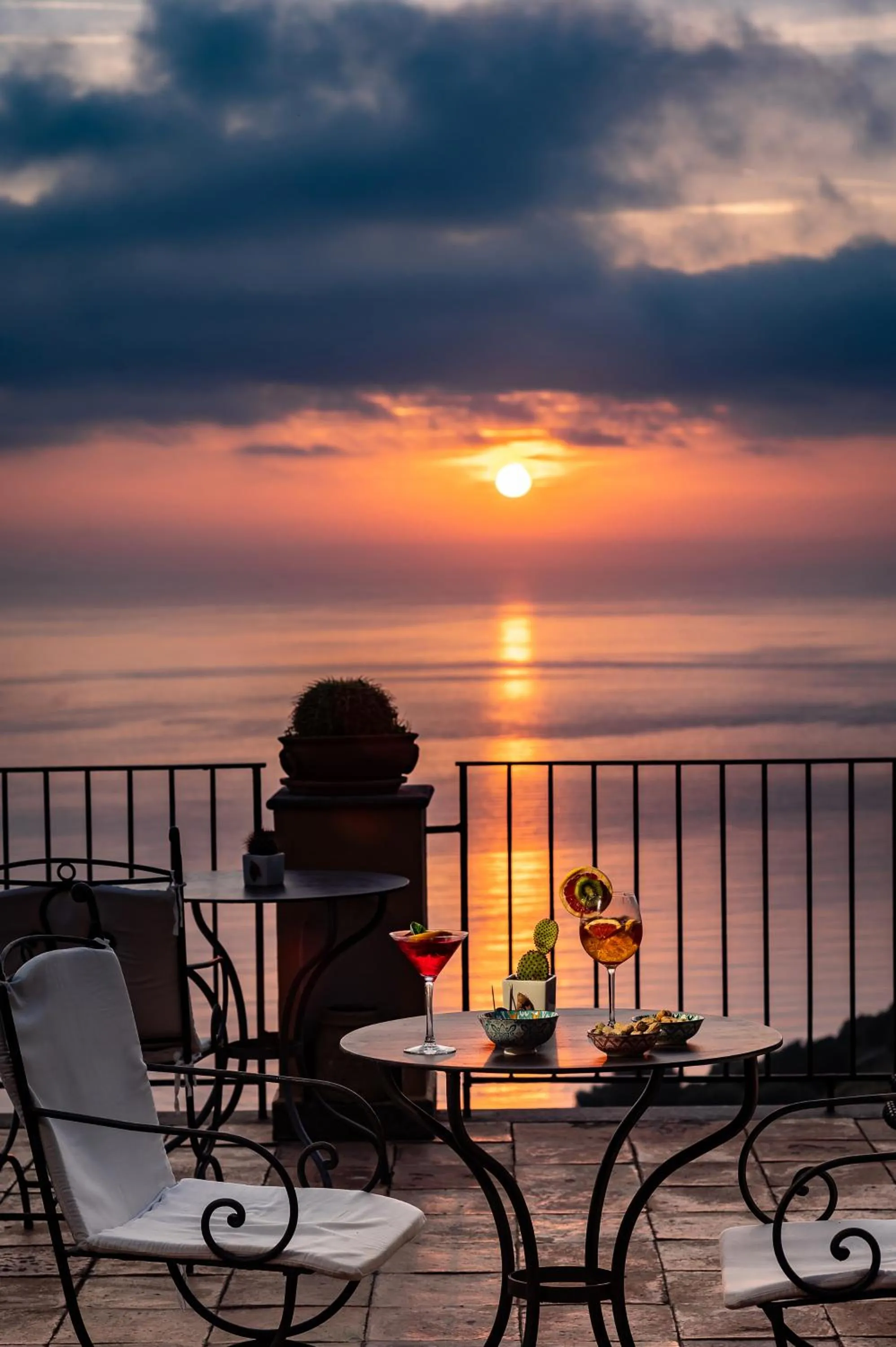 Balcony/Terrace in Marulivo Hotel