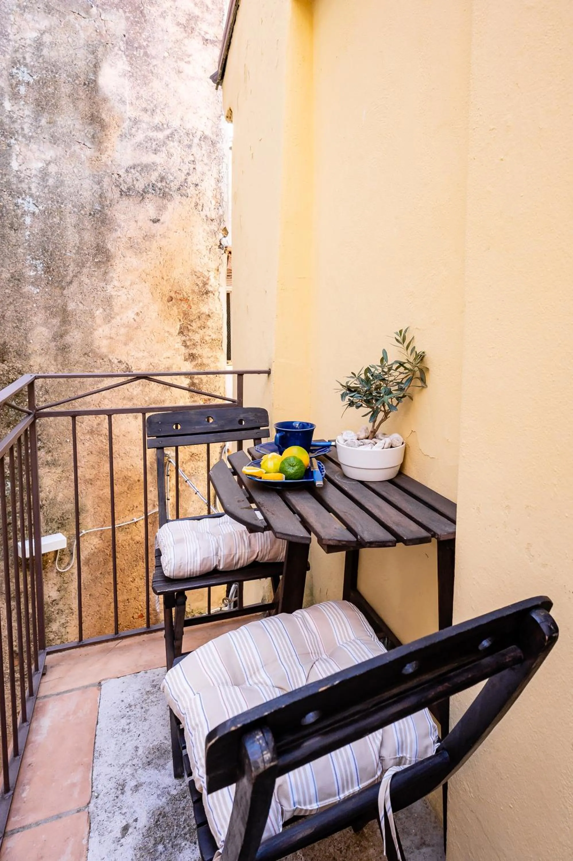 Balcony/Terrace in Marulivo Hotel