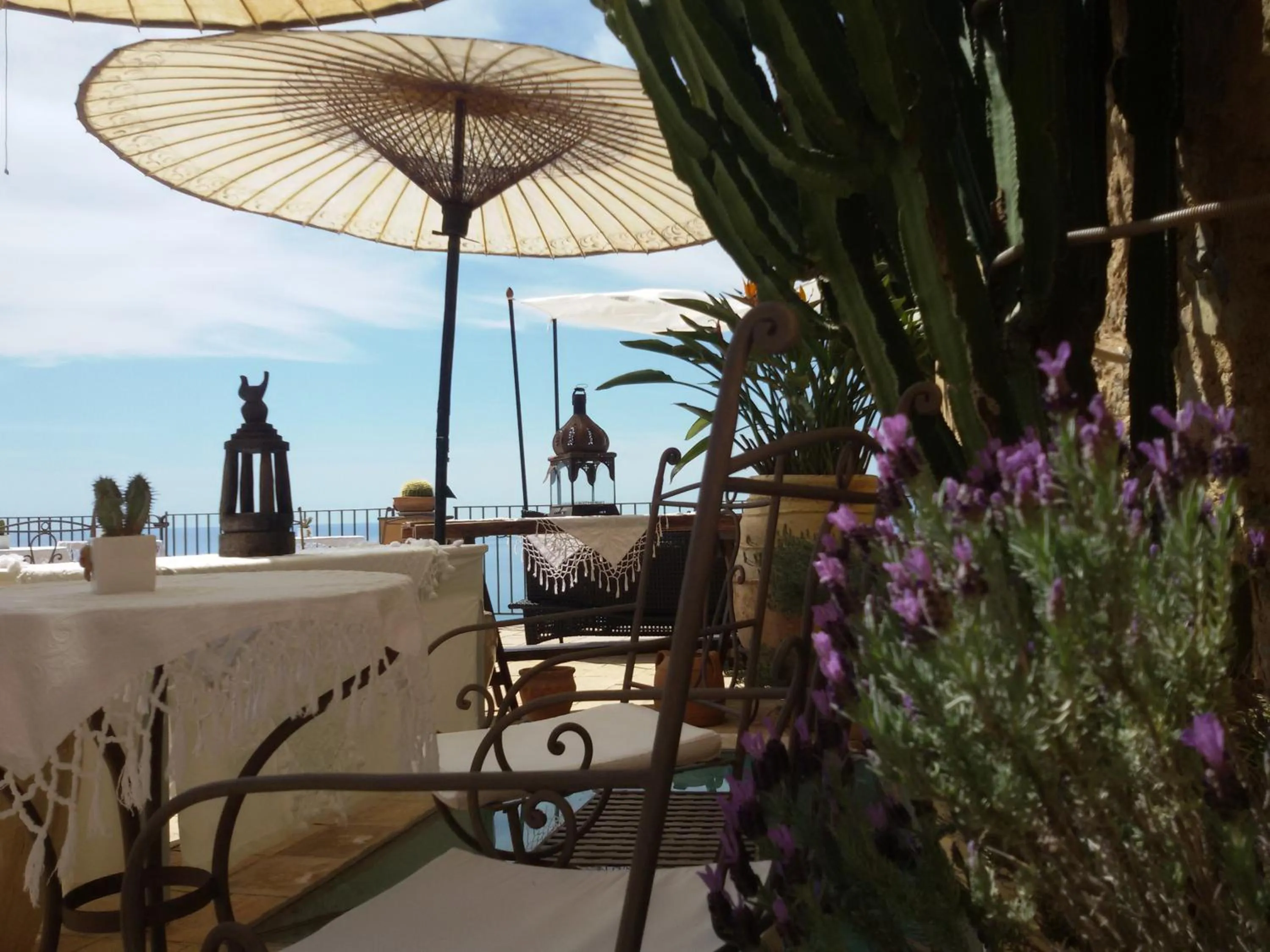 Balcony/Terrace in Marulivo Hotel