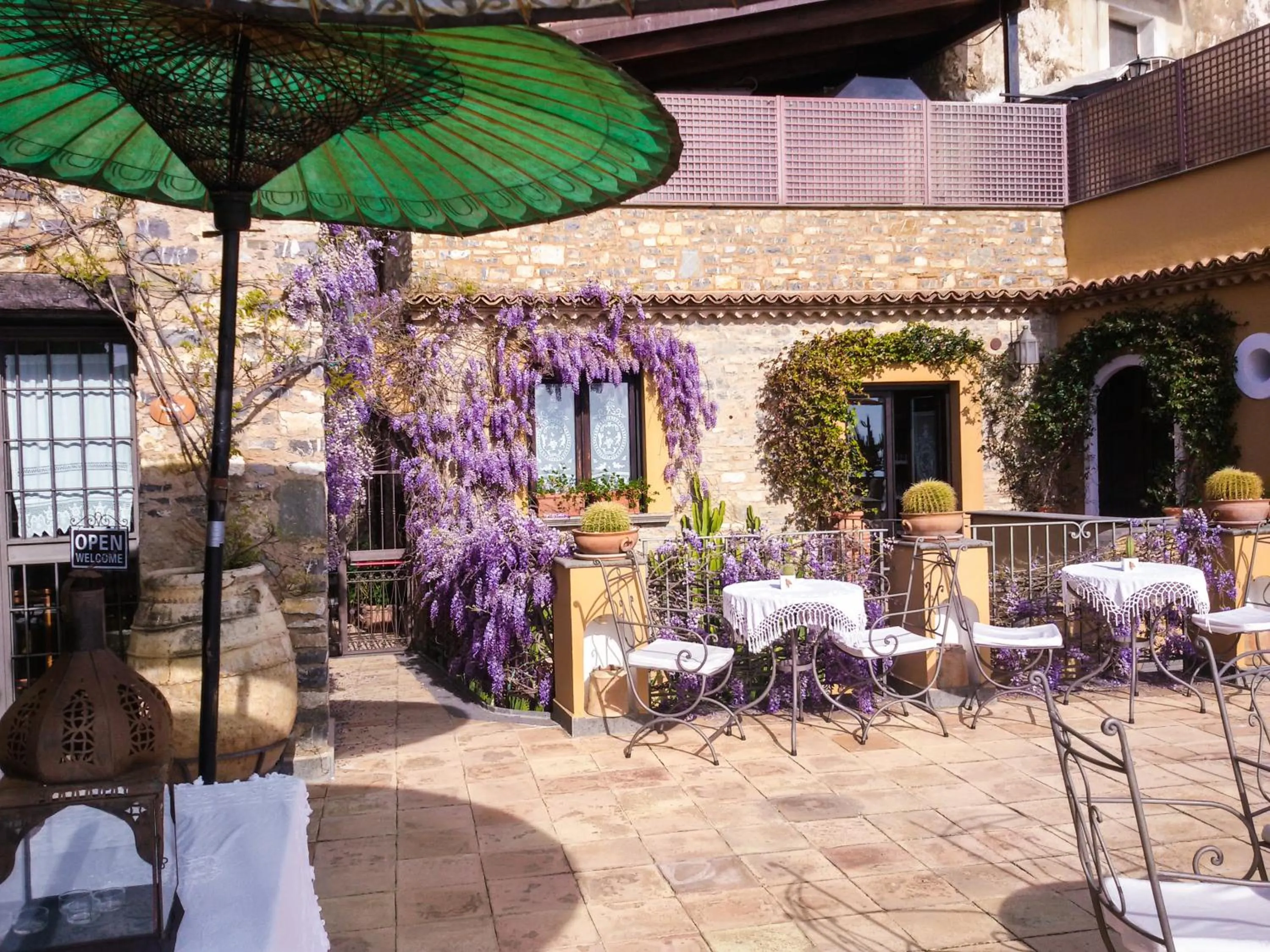 Balcony/Terrace in Marulivo Hotel