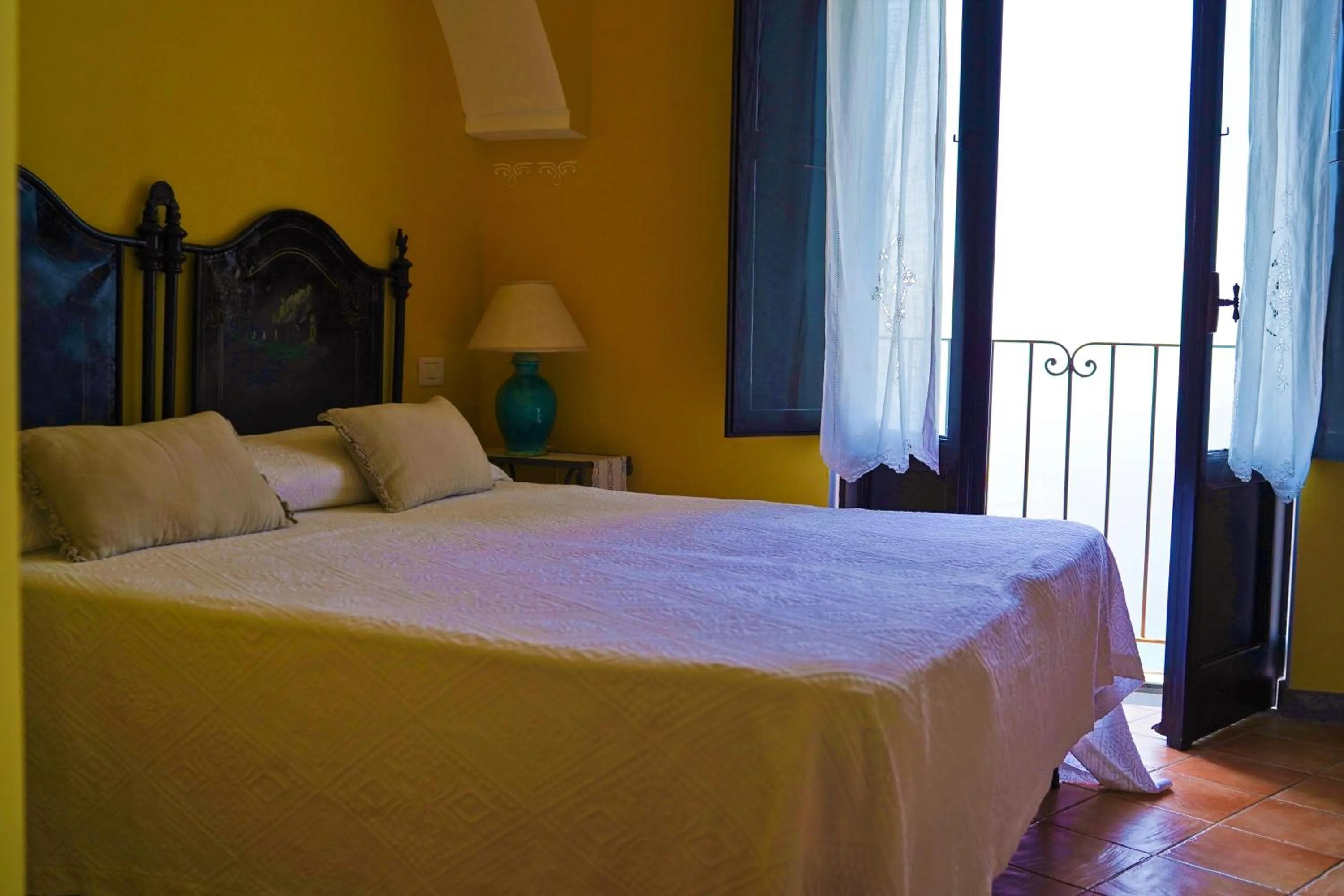 Bed in Marulivo Hotel