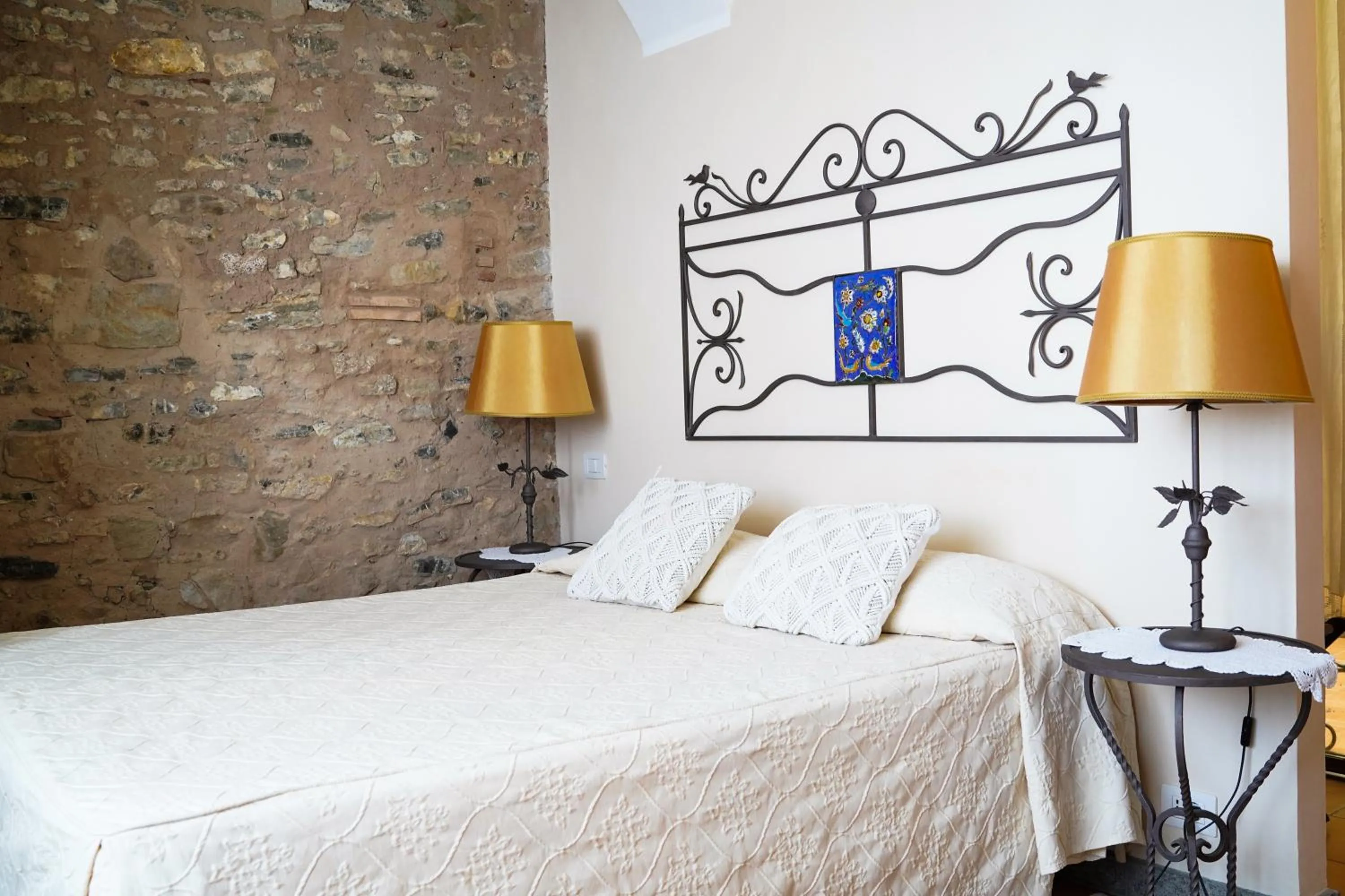 Bed in Marulivo Hotel