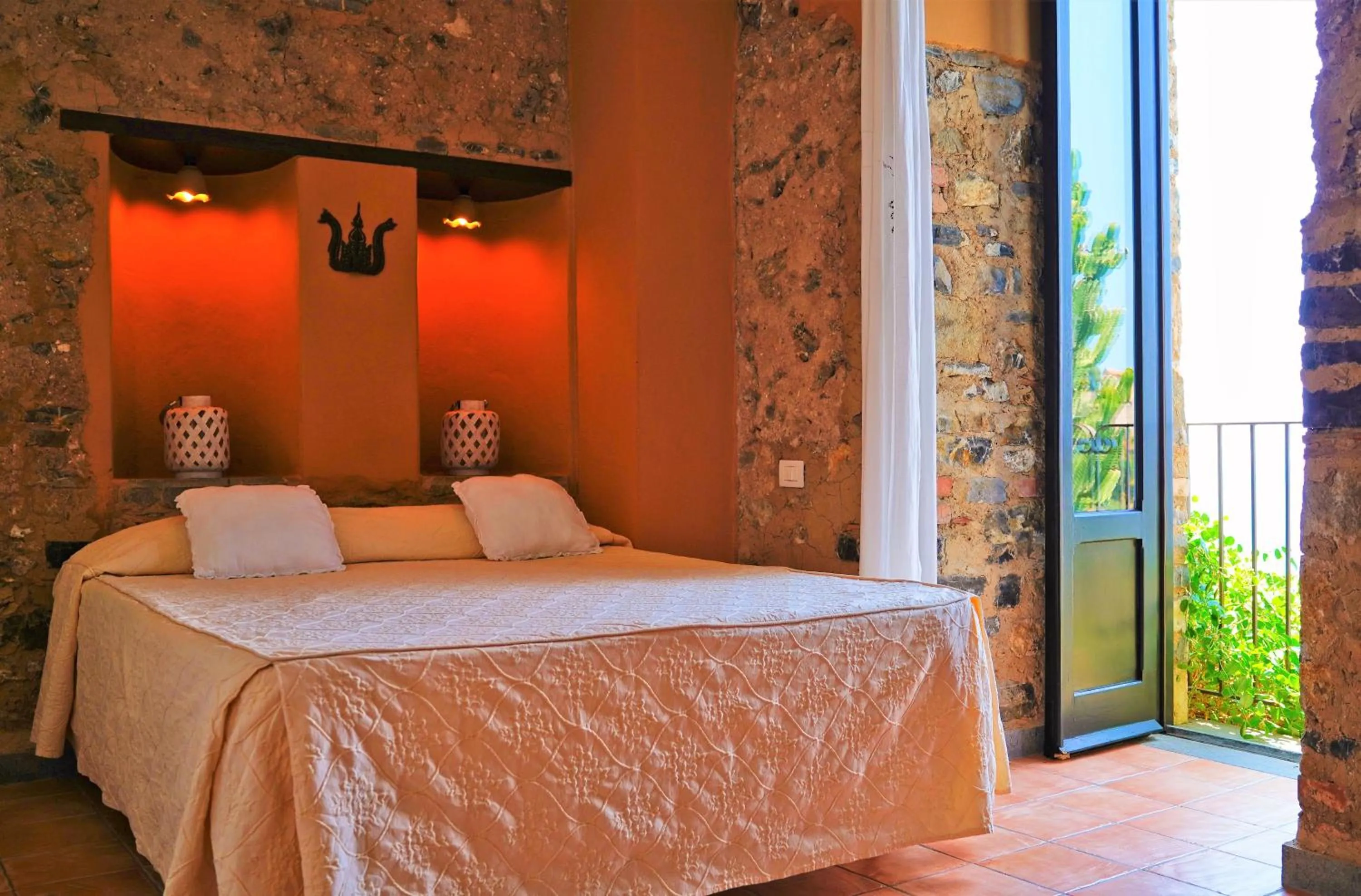 Bedroom, Bed in Marulivo Hotel