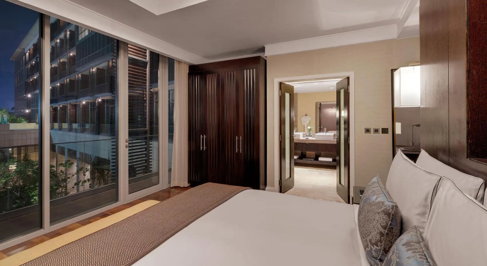 Bed in Kempinski Hotel Gold Coast City