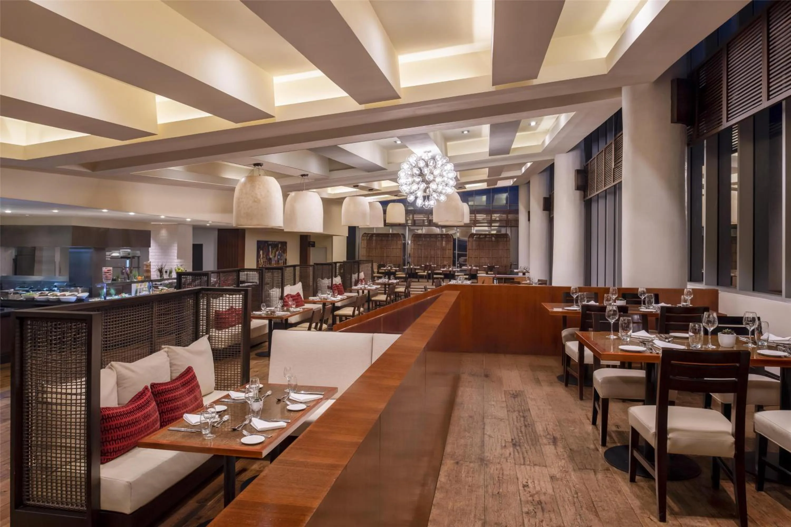 Restaurant/places to eat in Kempinski Hotel Gold Coast City