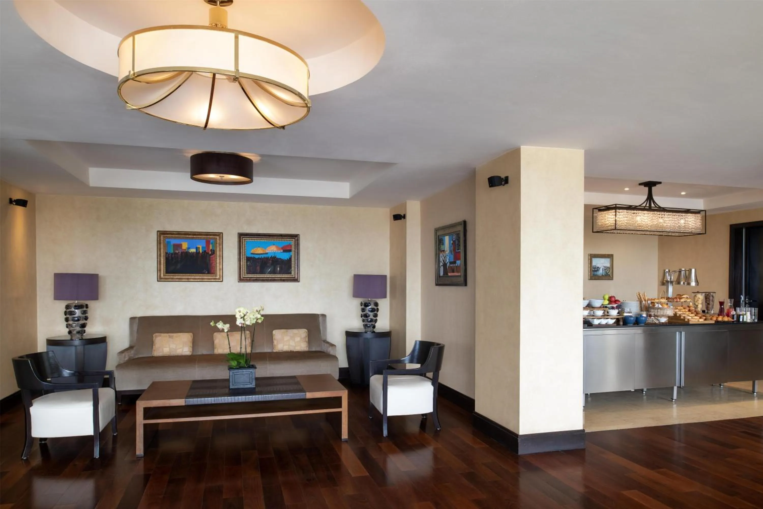 Lounge or bar in Kempinski Hotel Gold Coast City