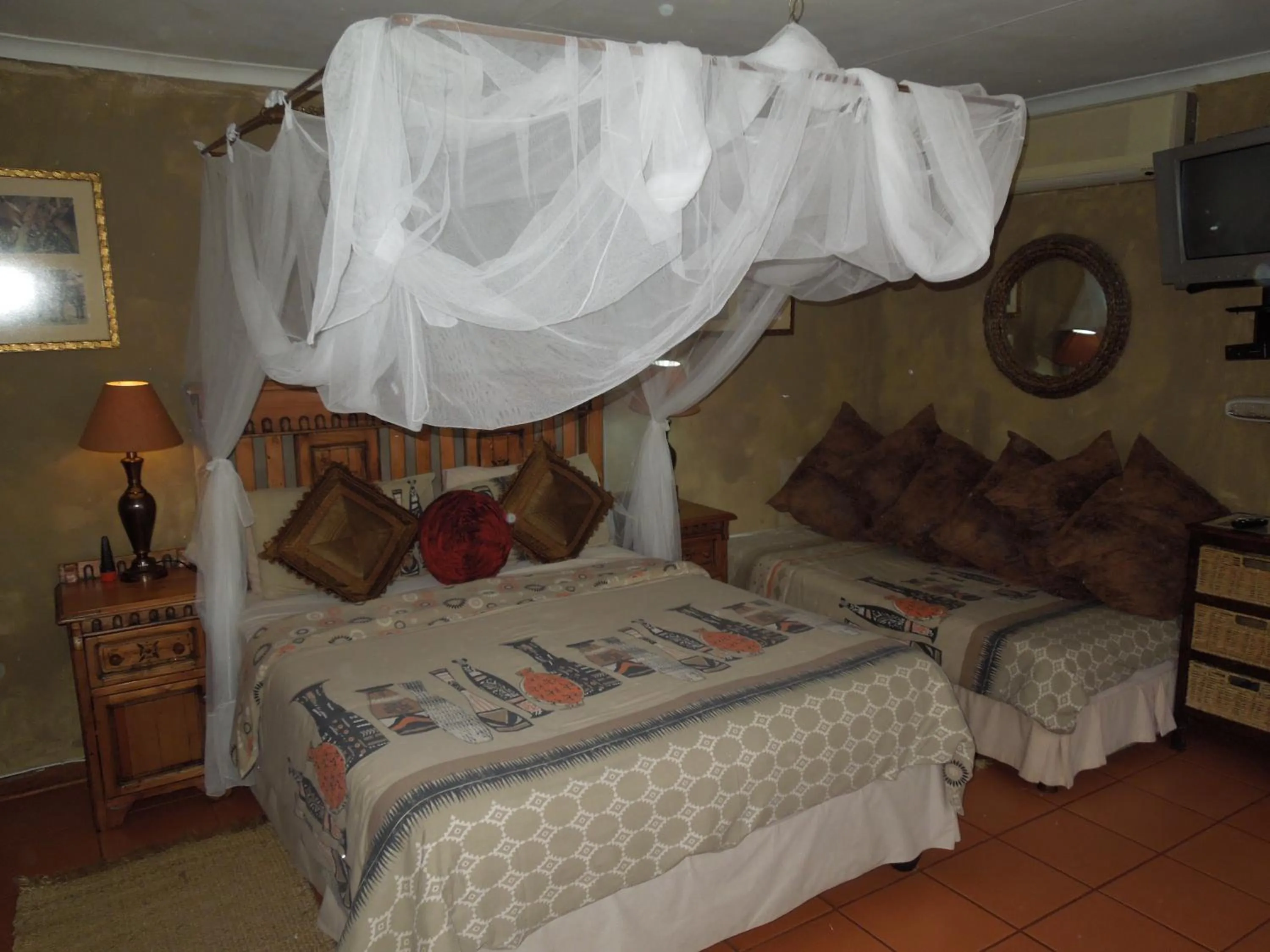 Bed in Trees Too Guest Lodge