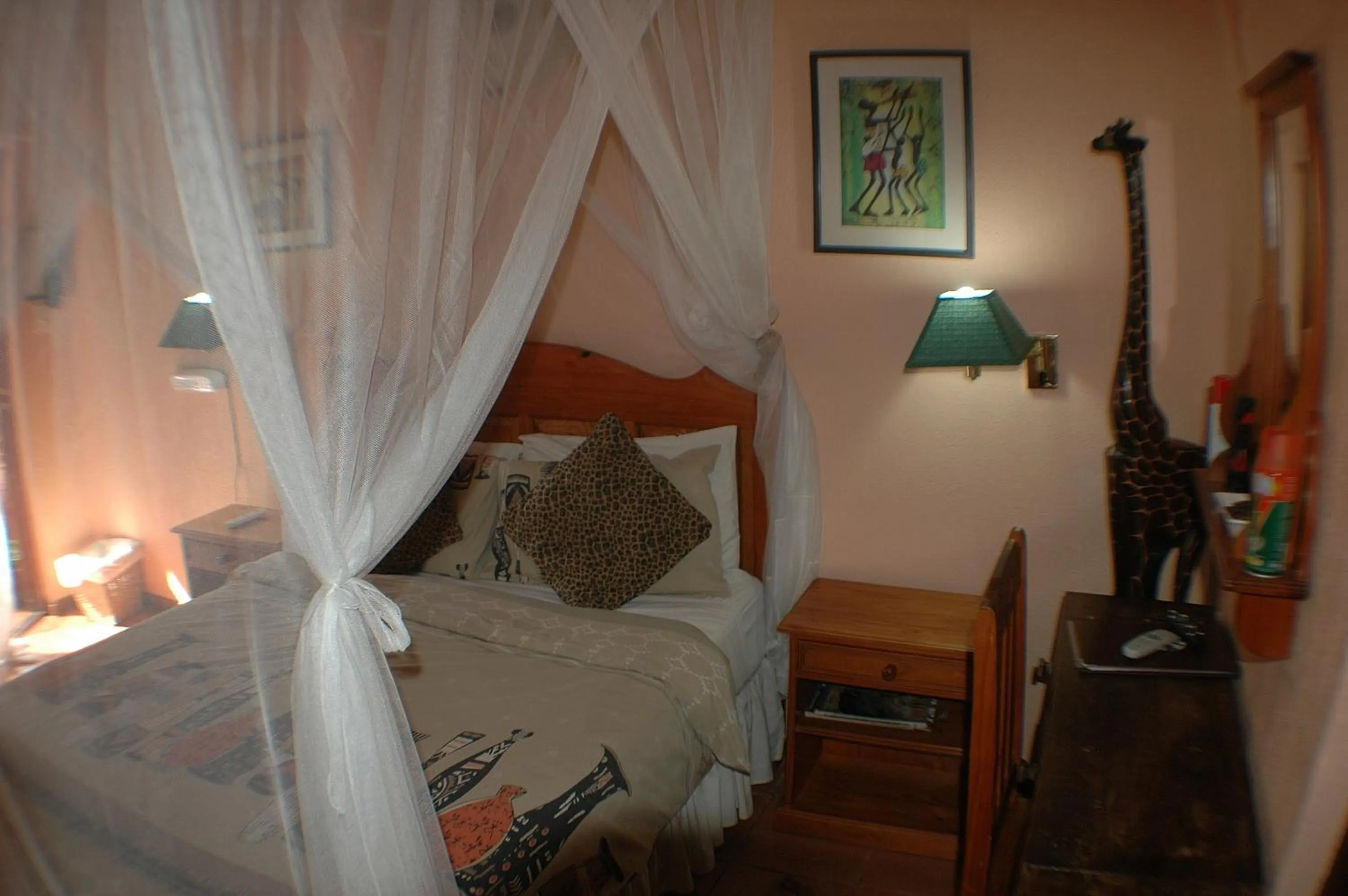 Bed in Trees Too Guest Lodge