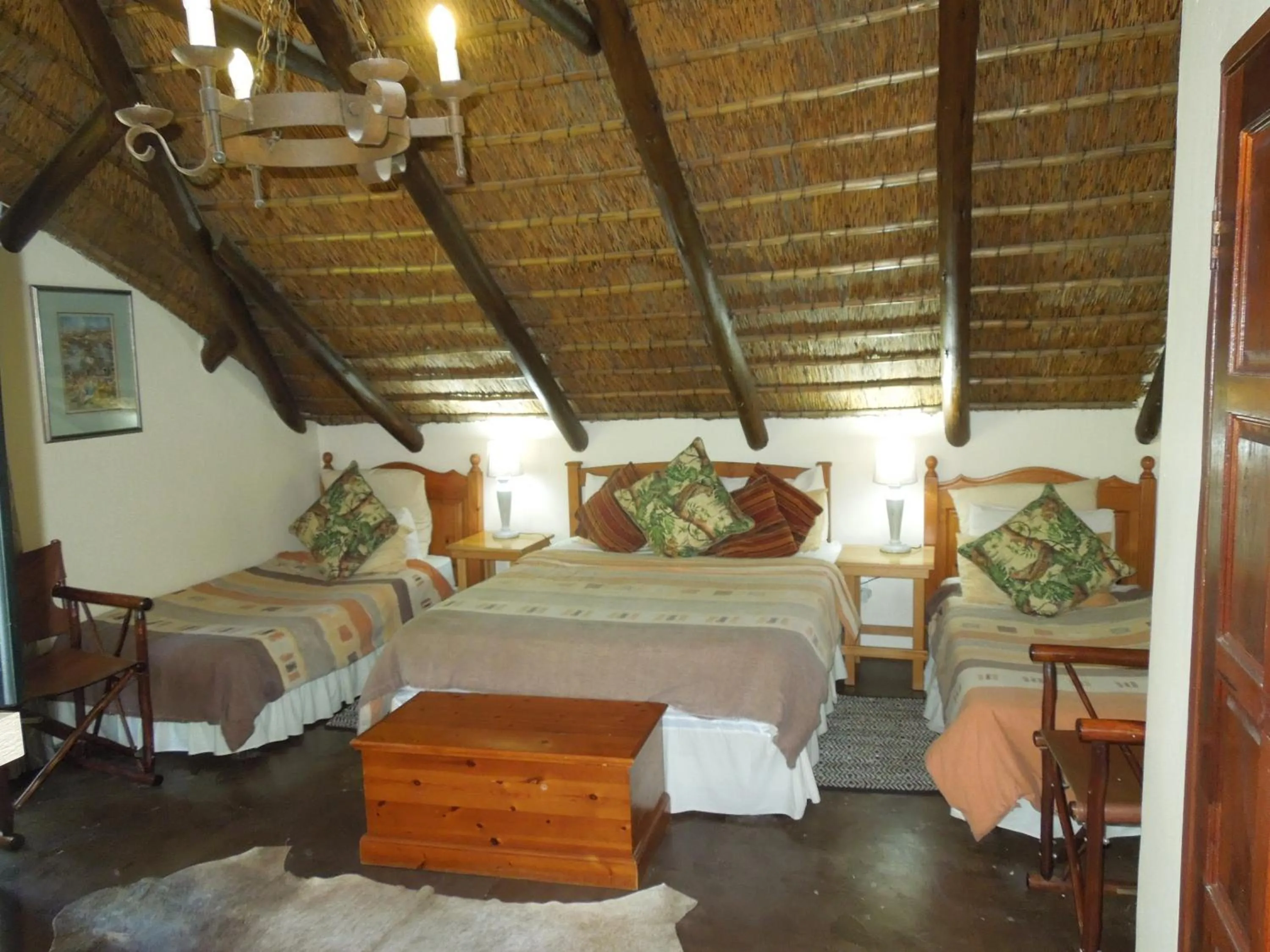 Bedroom, Bed in Trees Too Guest Lodge