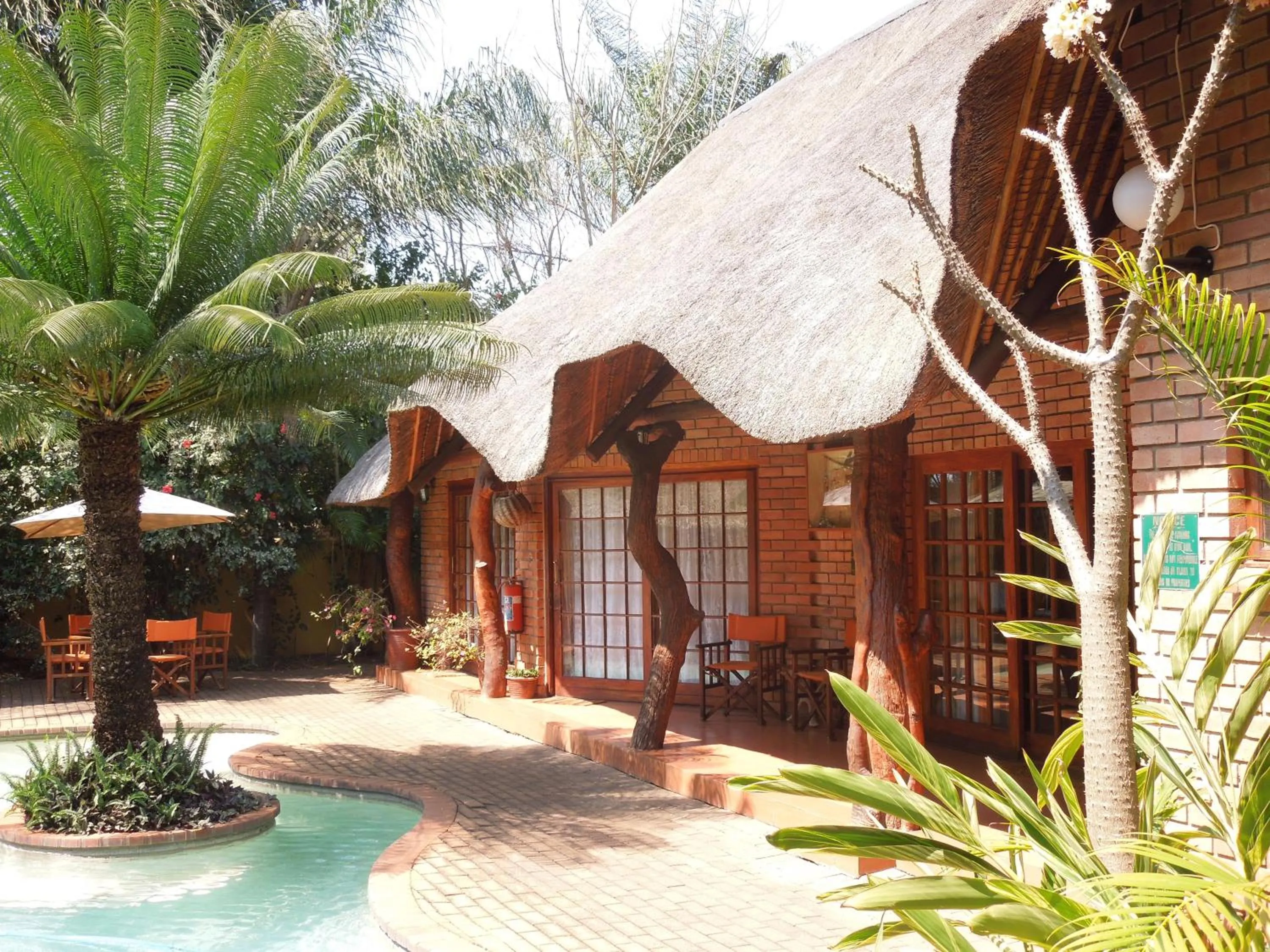 Facade/entrance in Trees Too Guest Lodge