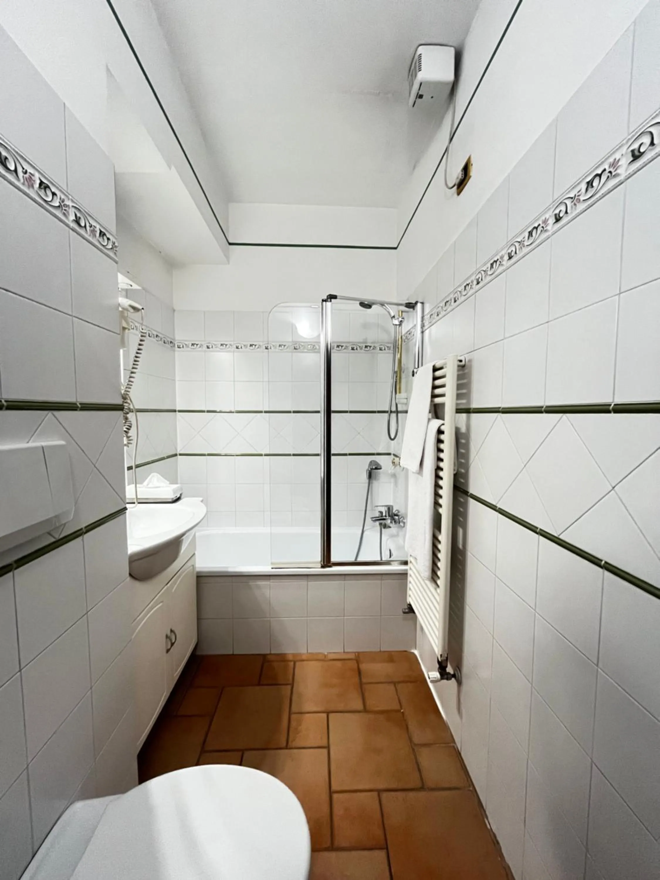 Shower in Manci Apartments by Hotel America