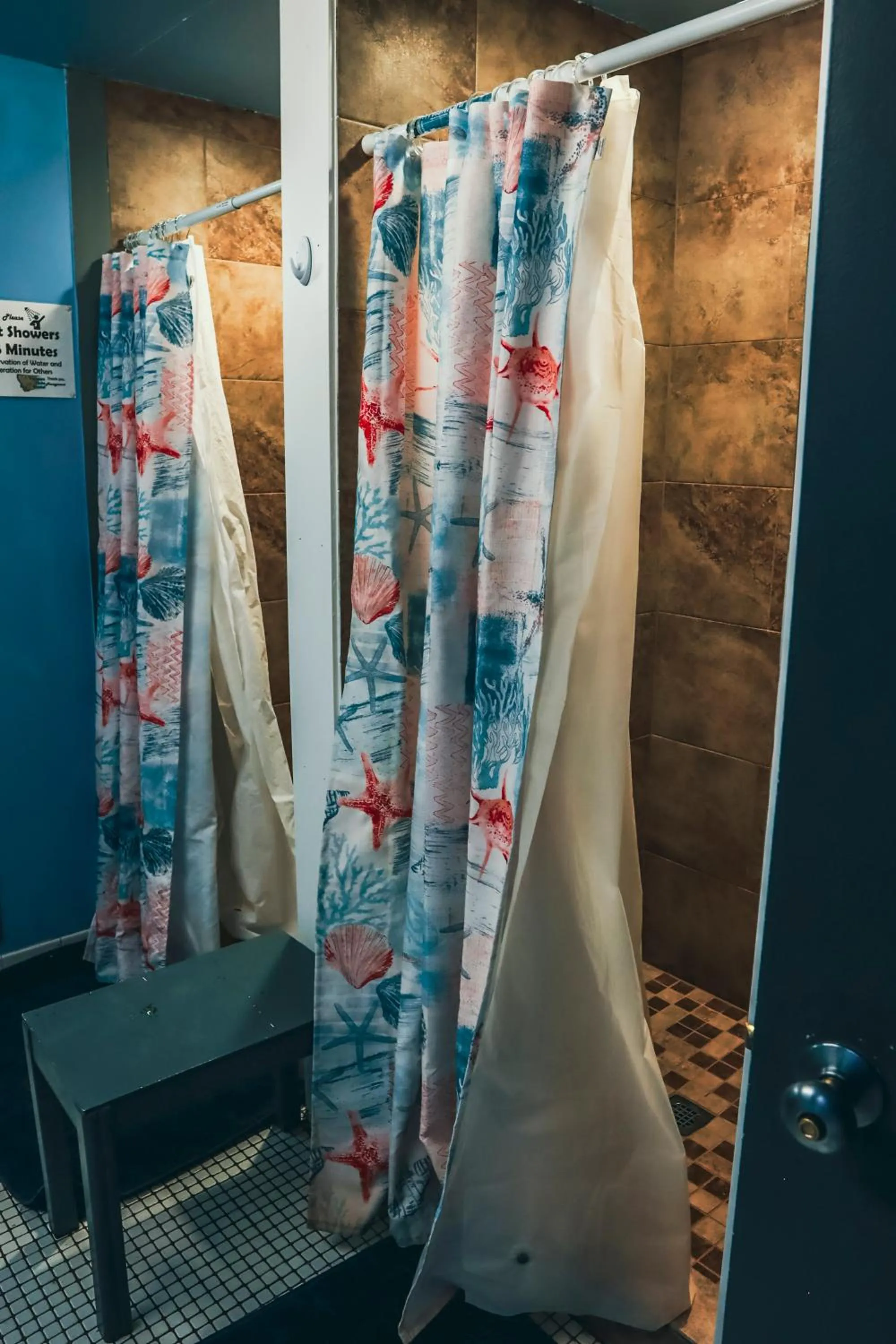 Shower in Treasure State Hostel