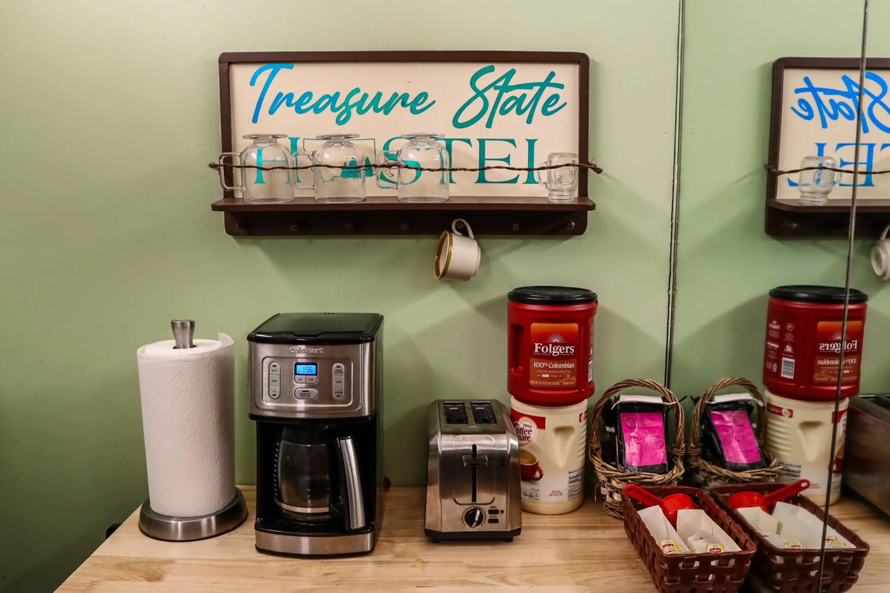 Breakfast in Treasure State Hostel