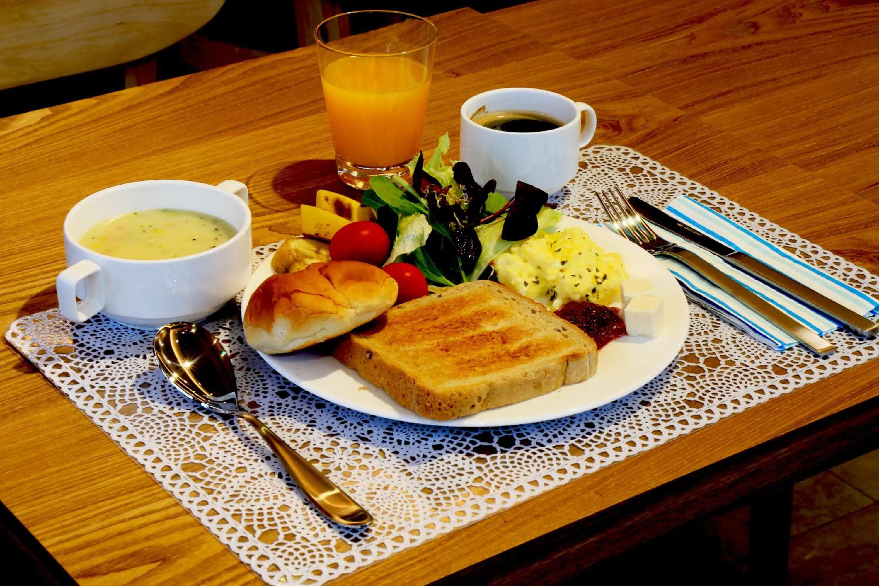 Continental breakfast in Harbor Hotel