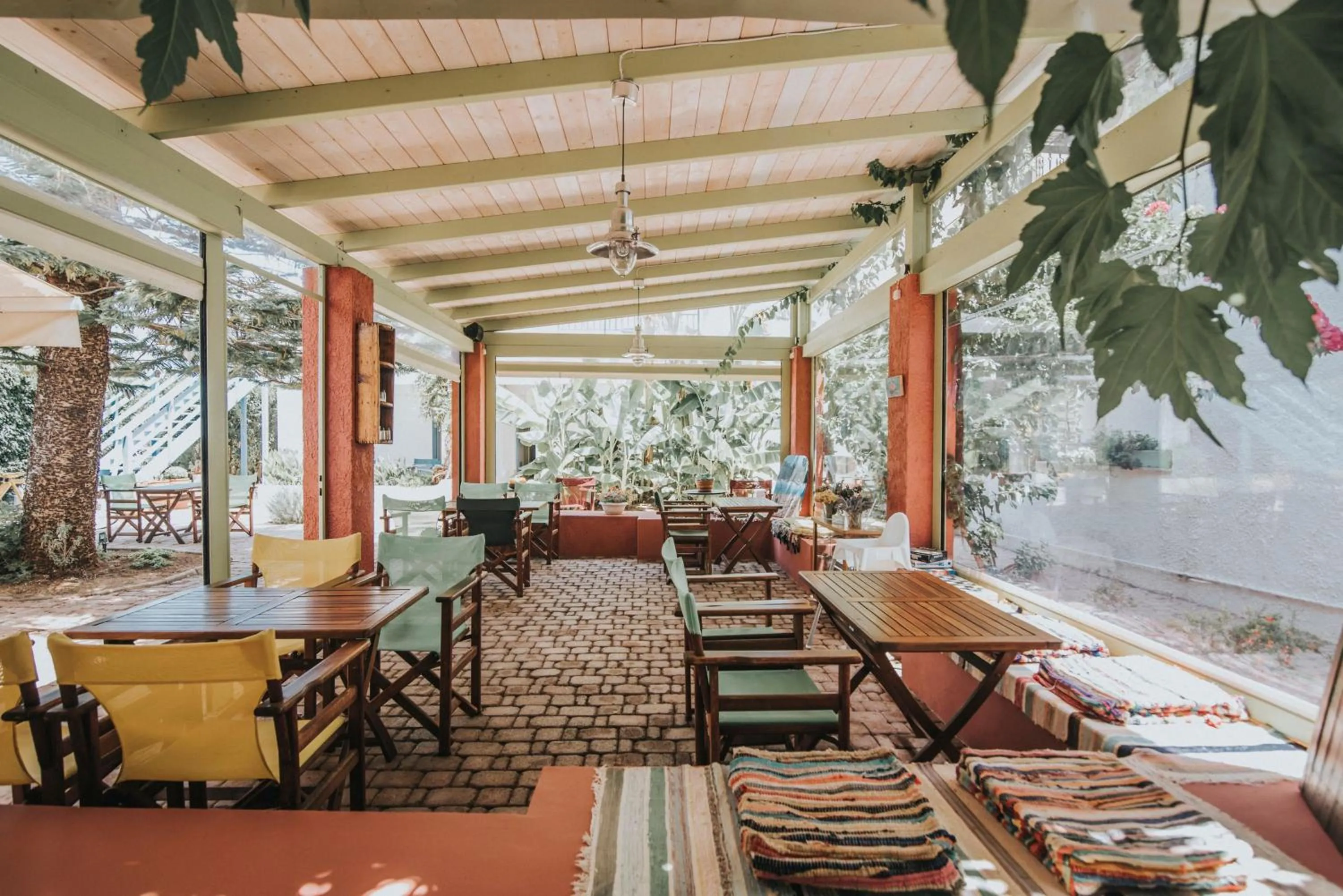 Restaurant/places to eat in Saronis Hotel Agistri - Adults Only