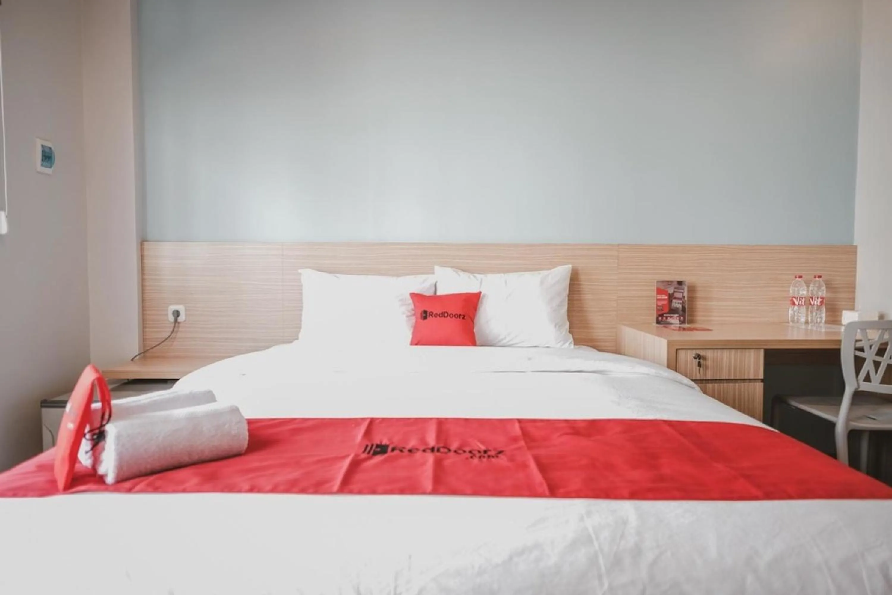 Bedroom, Bed in Reddoorz Plus @ Karet Pedurenan 3