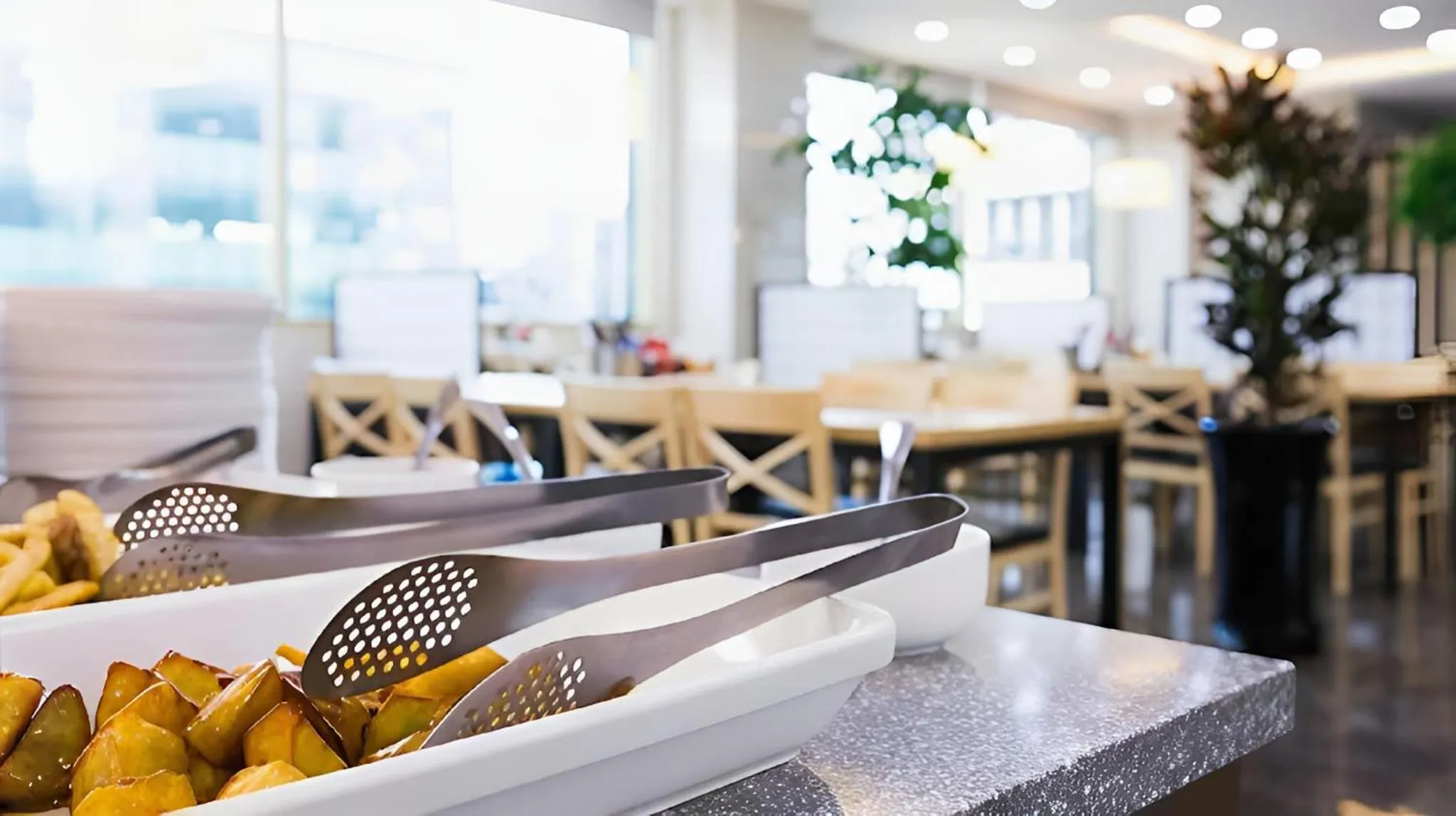 Breakfast in Hotel L'art Gimpo