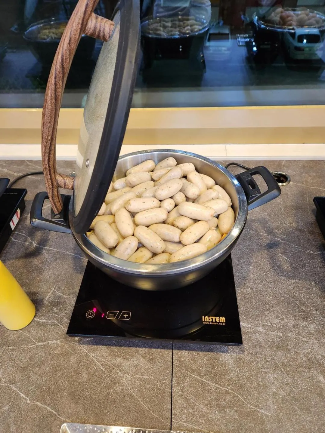 Breakfast in Hotel L'art Gimpo