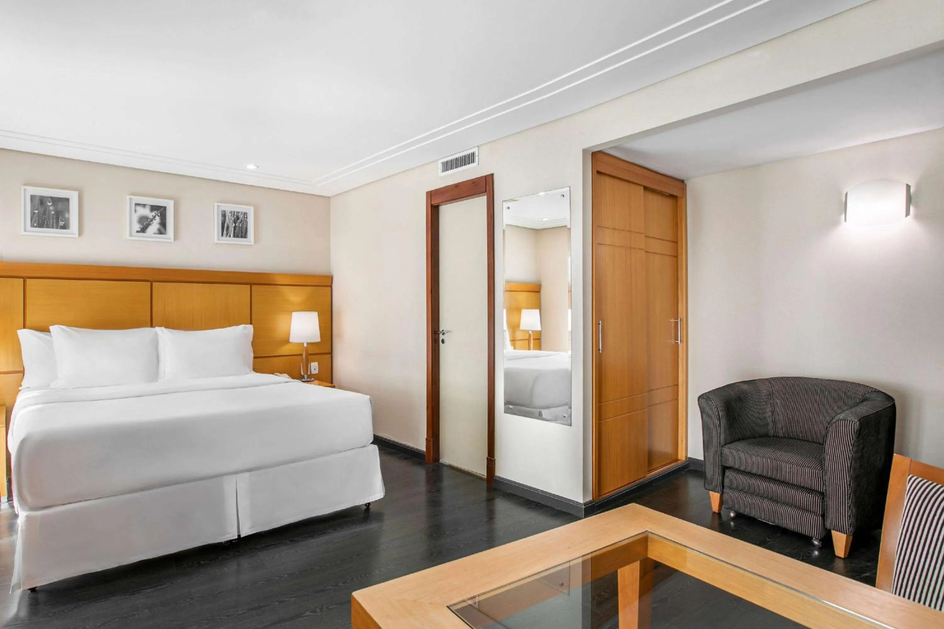 Bedroom, Bed in Meliá Jardim Europa