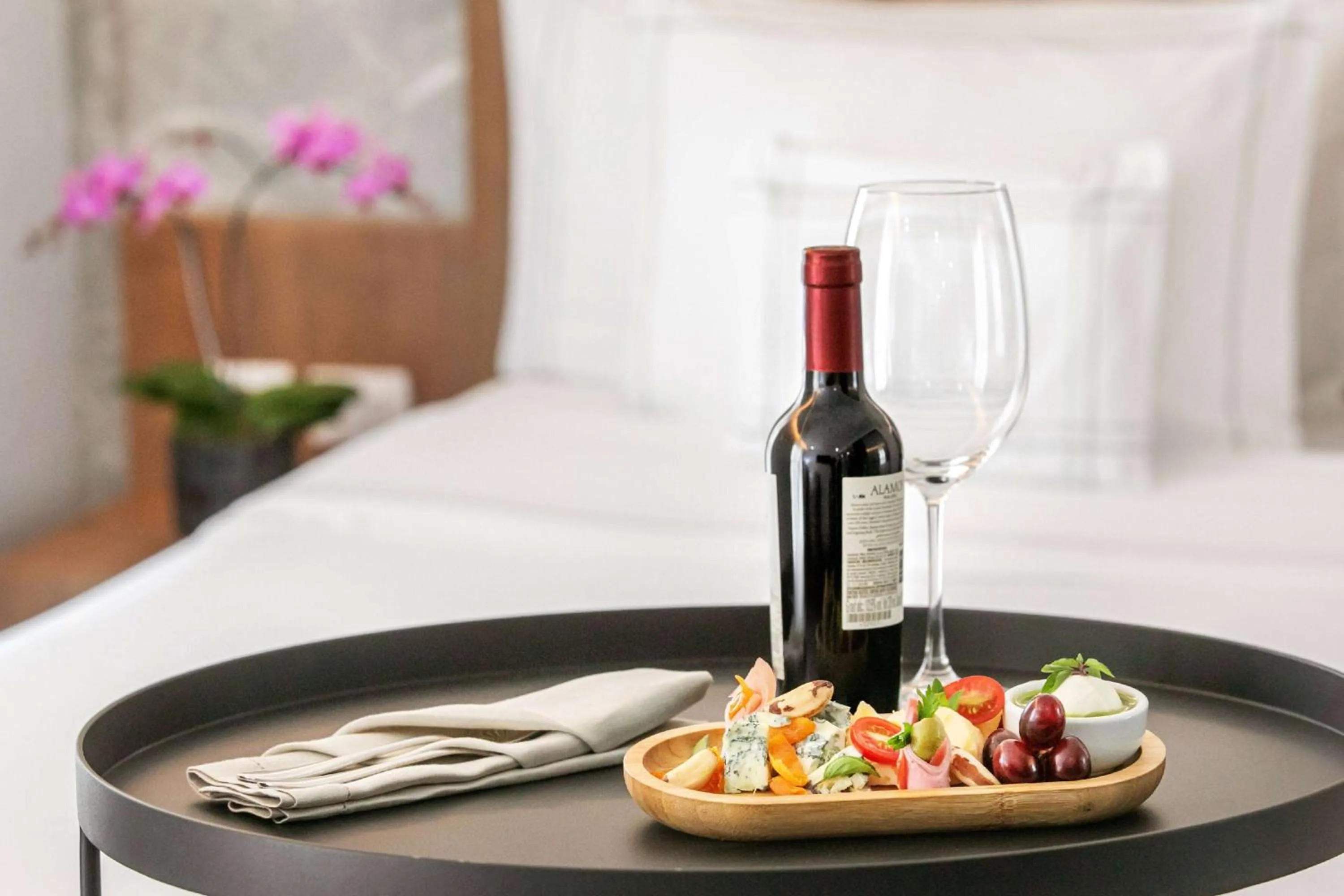 Restaurant/places to eat in Meliá Jardim Europa