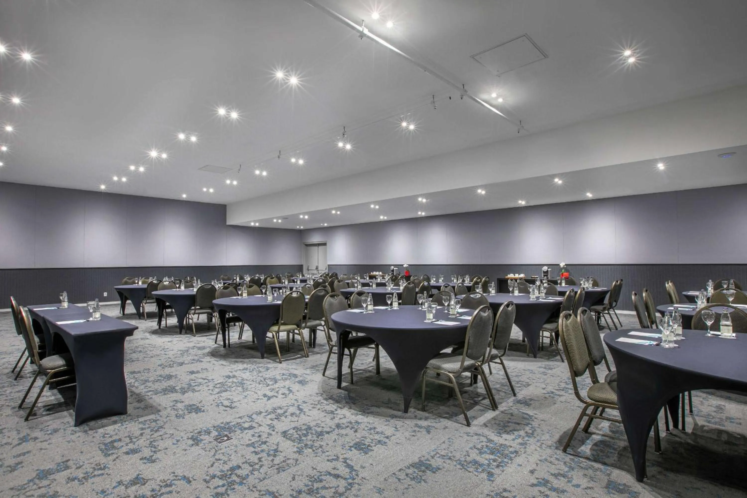 Meeting/conference room in Meliá Jardim Europa