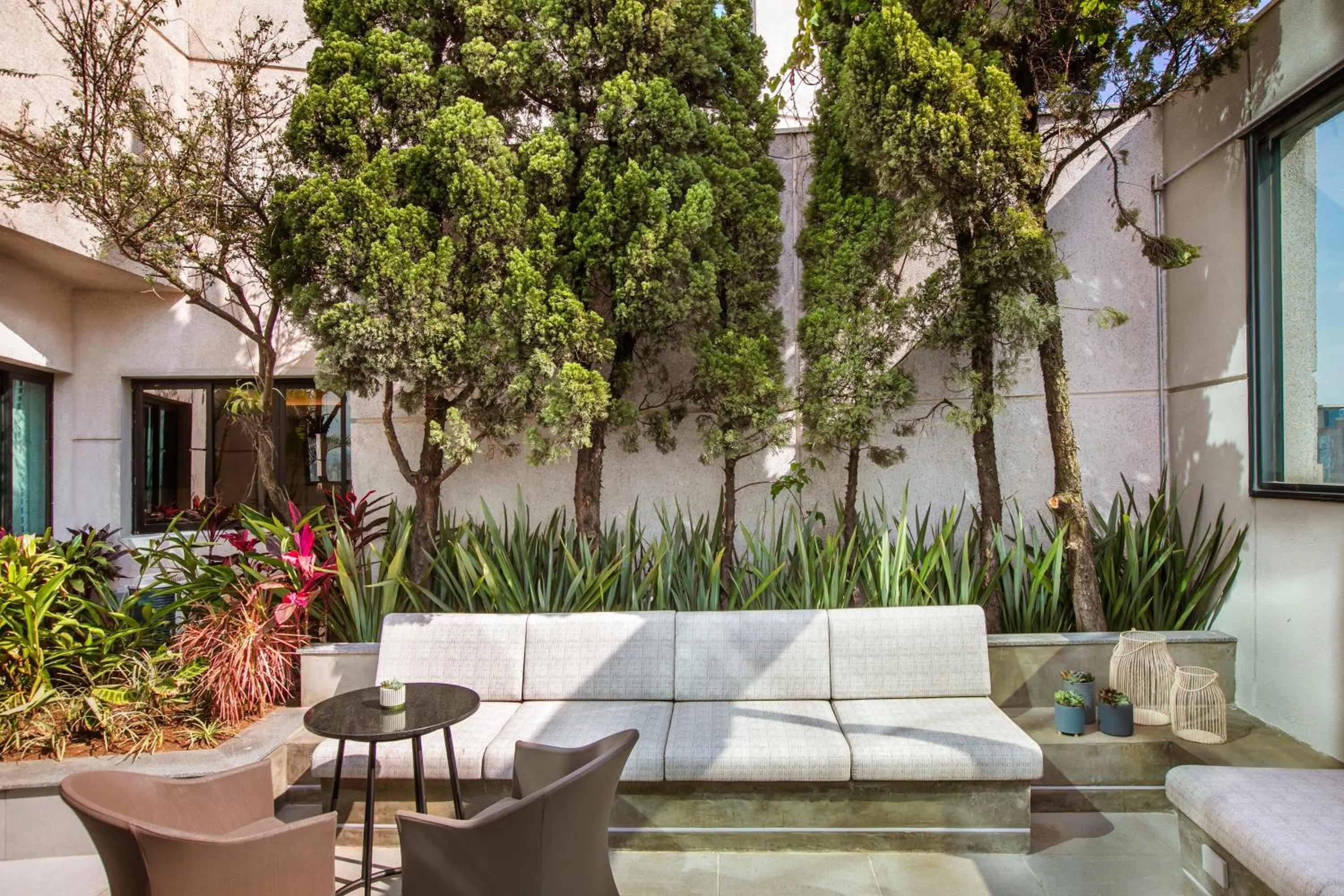 Lounge or bar in Meliá Jardim Europa