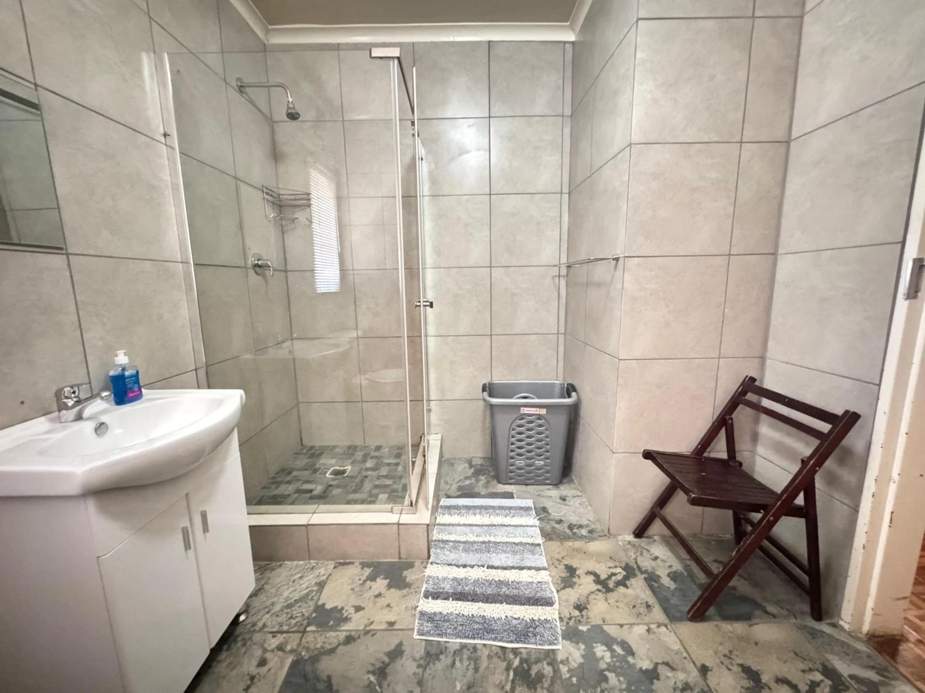 Shower in The Lighthouse Guesthouse