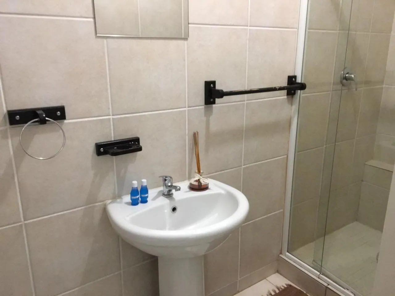 Shower in The Lighthouse Guesthouse