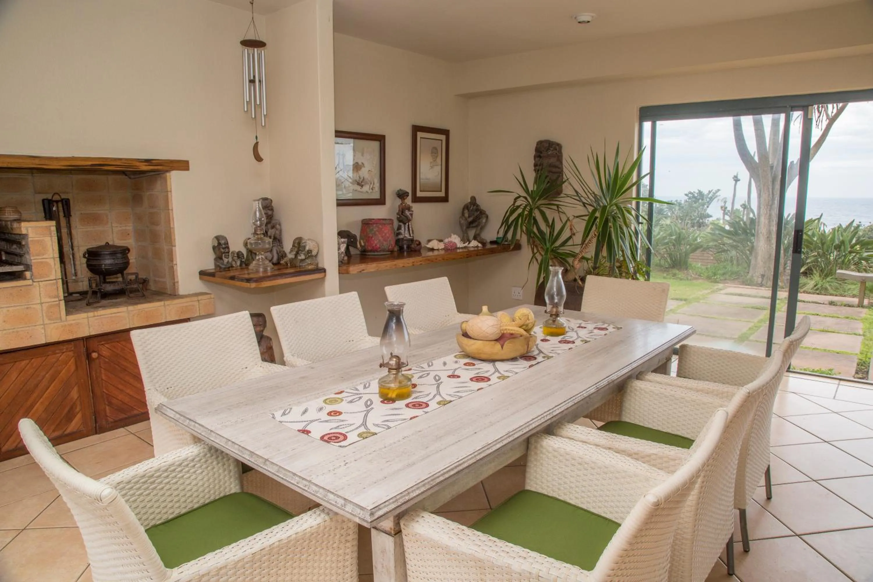 Restaurant/places to eat in Misty Blue Bed and Breakfast