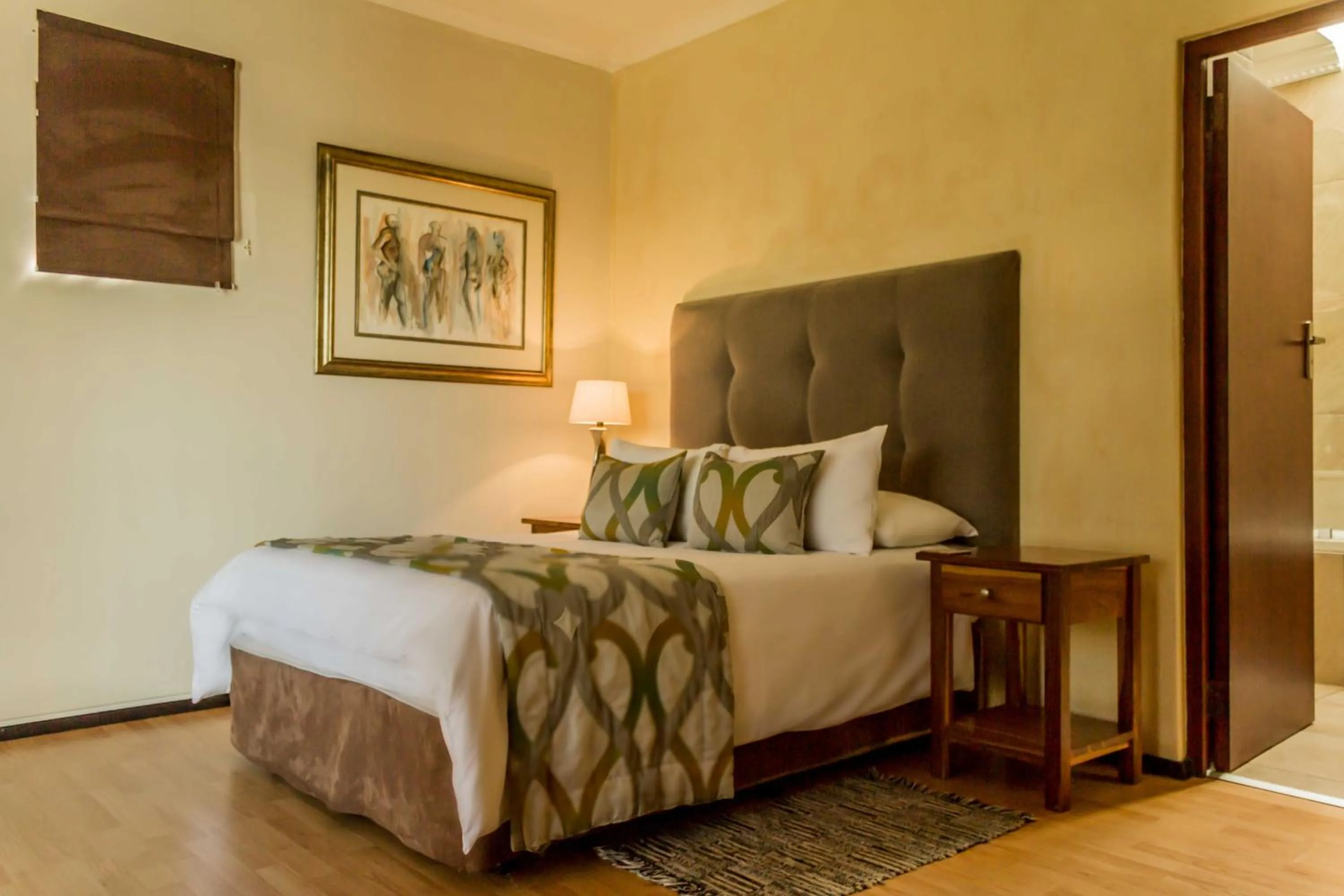 Bed in Misty Blue Bed and Breakfast