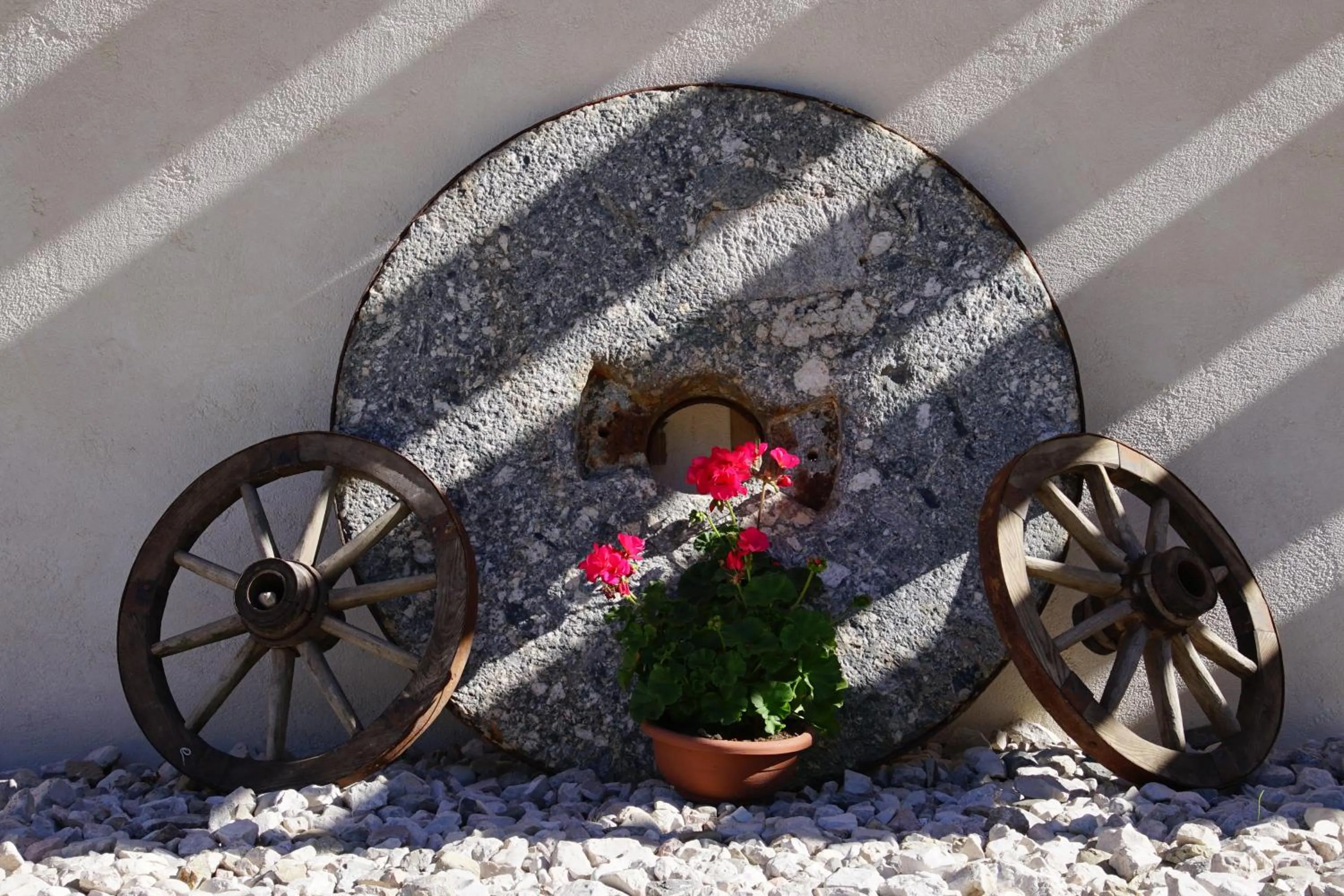 Decorative detail in Chalet Mornà