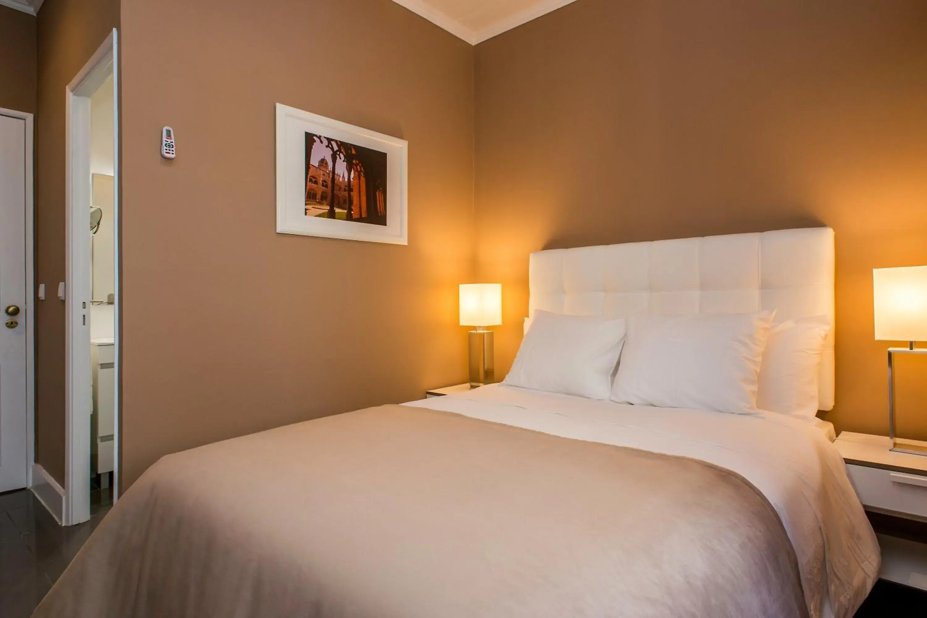 Superior Double Room in PH Downtown Suites Superior Double Room in PH Downtown Suites